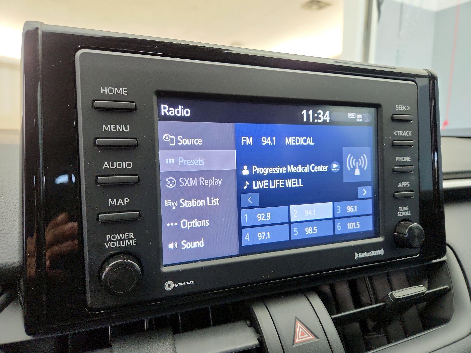 Thumbnail: 2021 Toyota RAV4 - 15