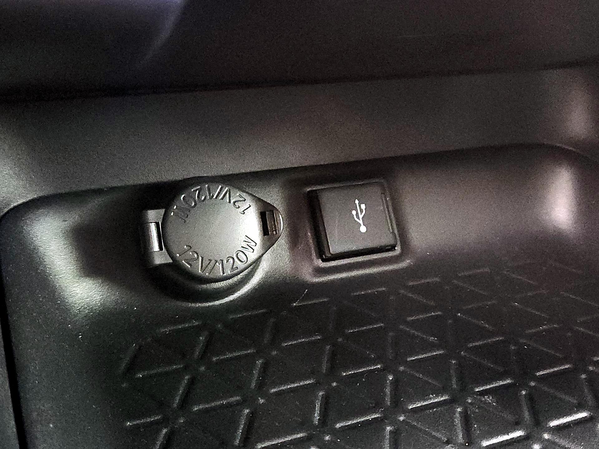 Thumbnail: 2021 Toyota RAV4 - 18