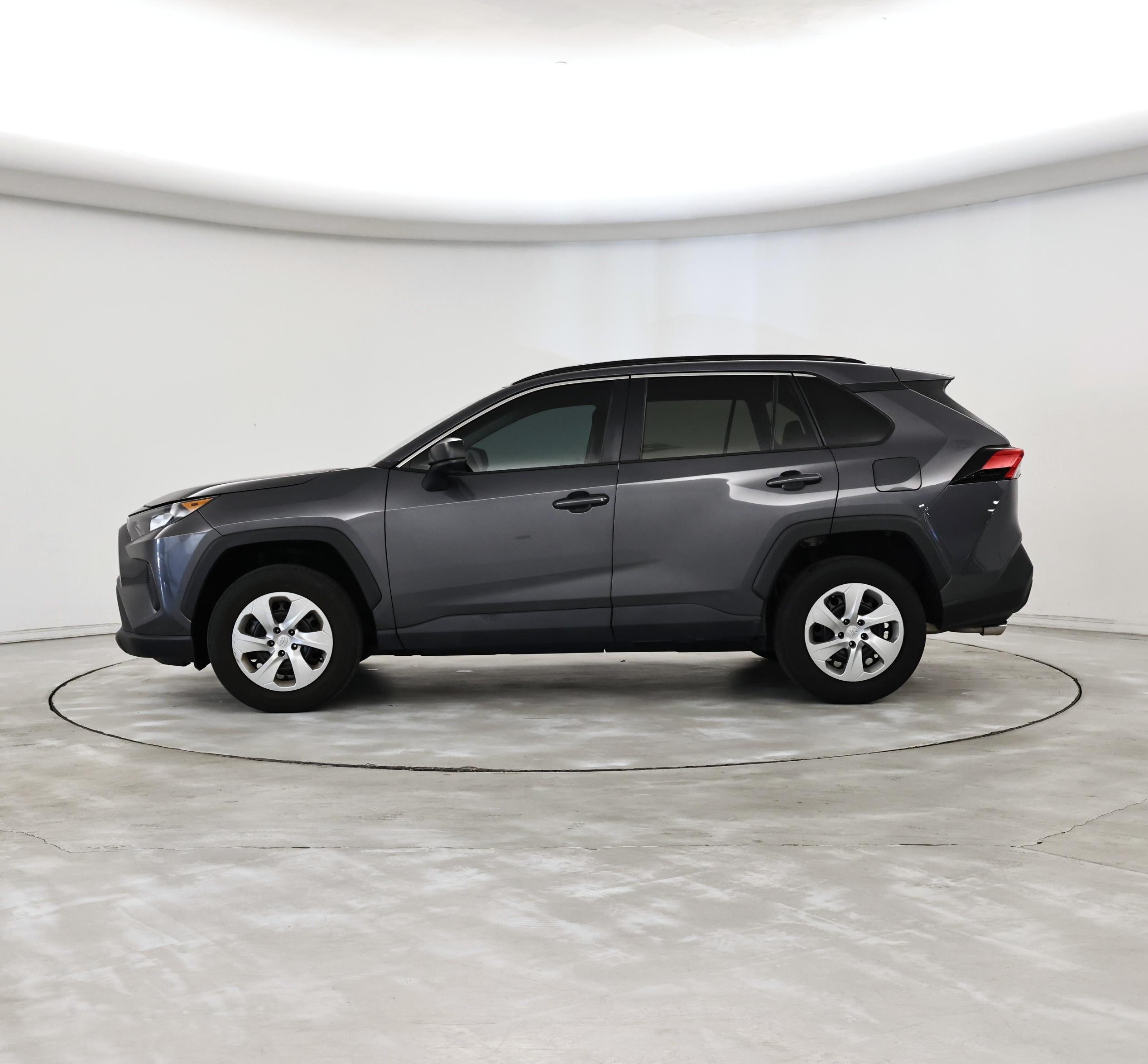 Thumbnail: 2021 Toyota RAV4 - 3