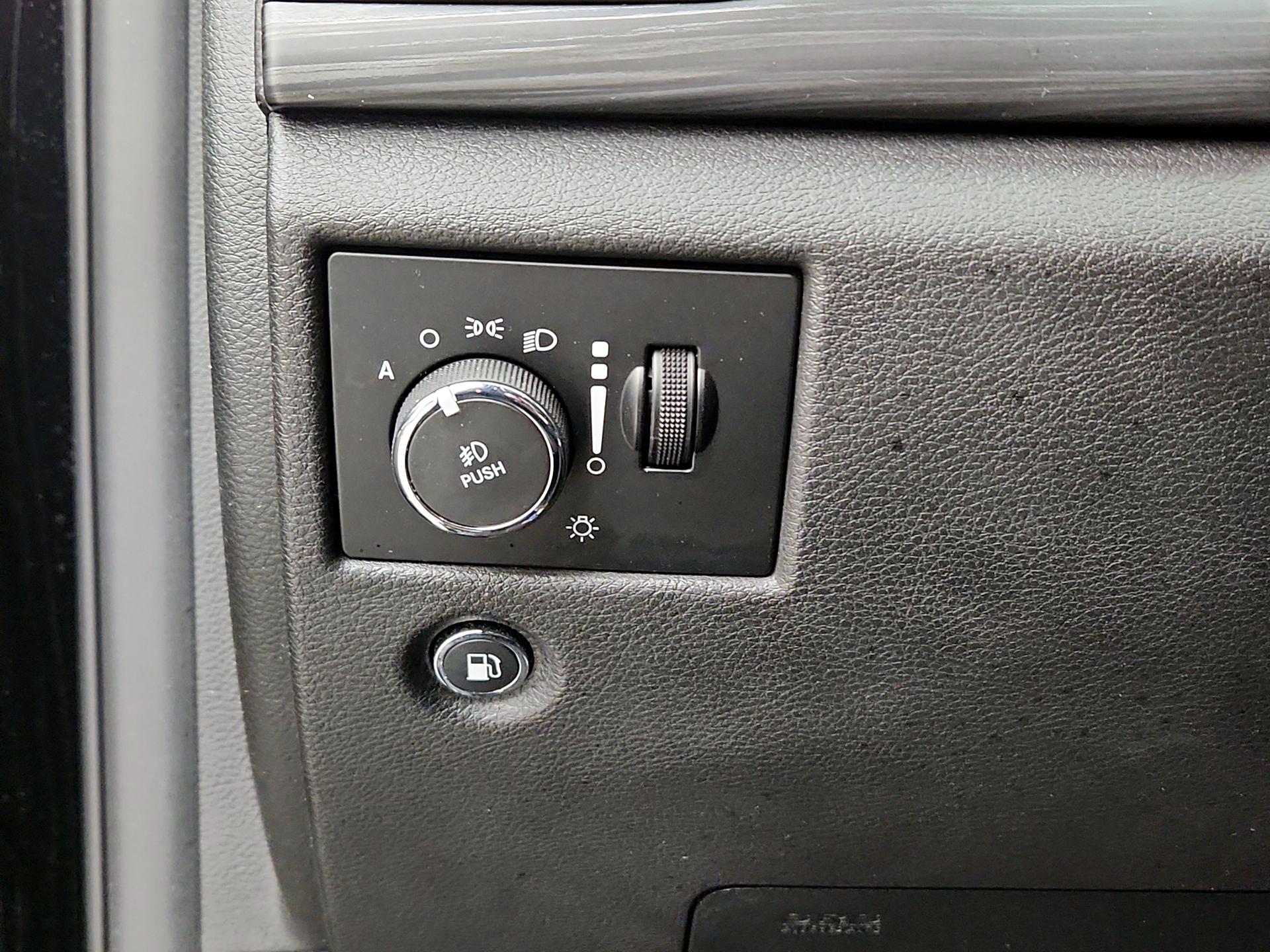 Thumbnail: 2019 Jeep Grand Cherokee - 13