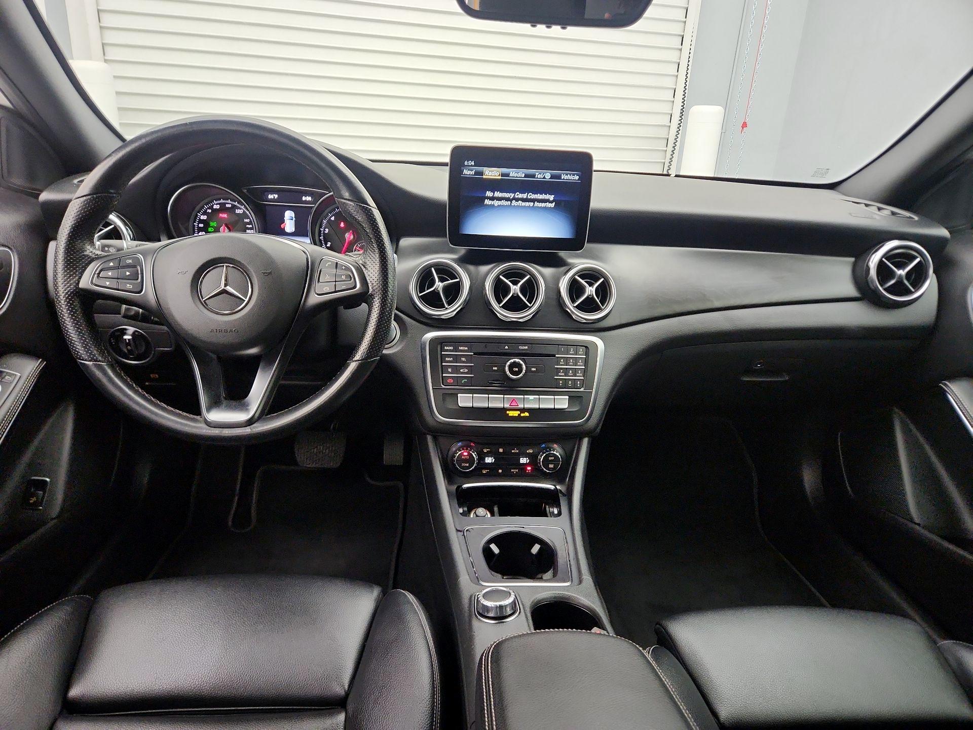 Thumbnail: 2019 Mercedes-Benz GLA - 9