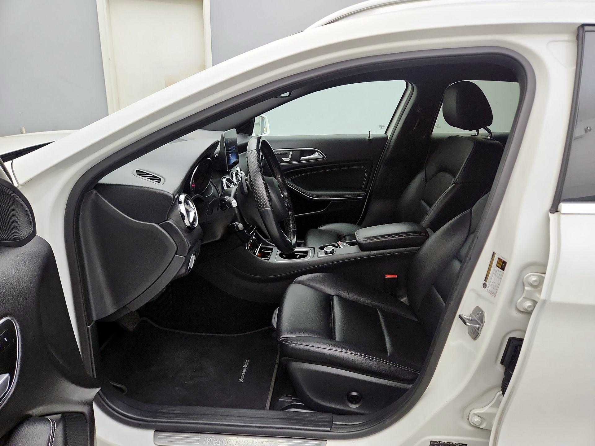 Thumbnail: 2019 Mercedes-Benz GLA - 11