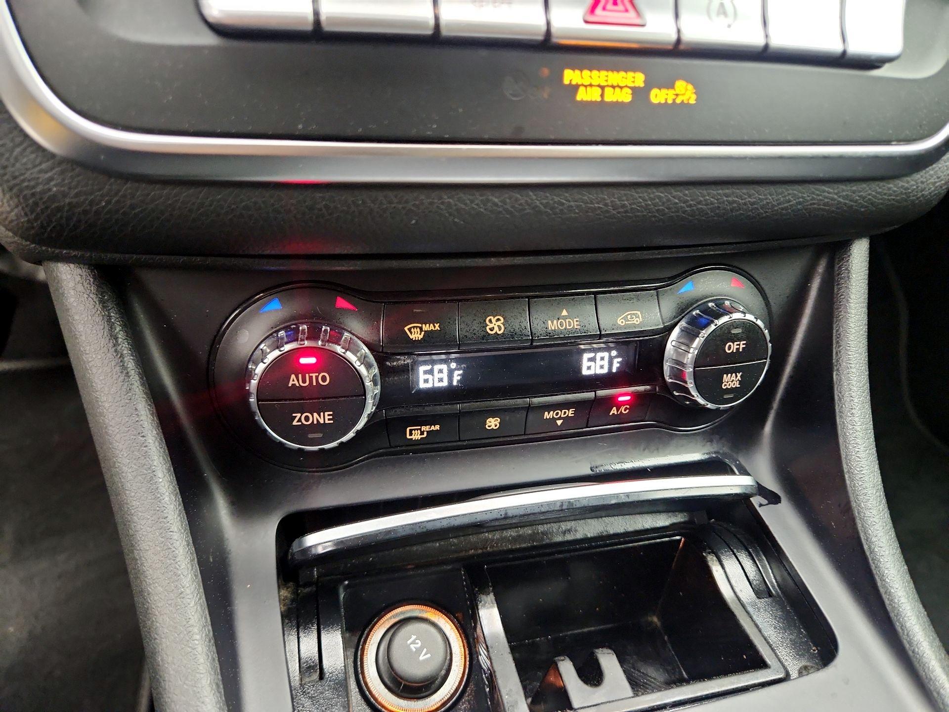 Thumbnail: 2019 Mercedes-Benz GLA - 16