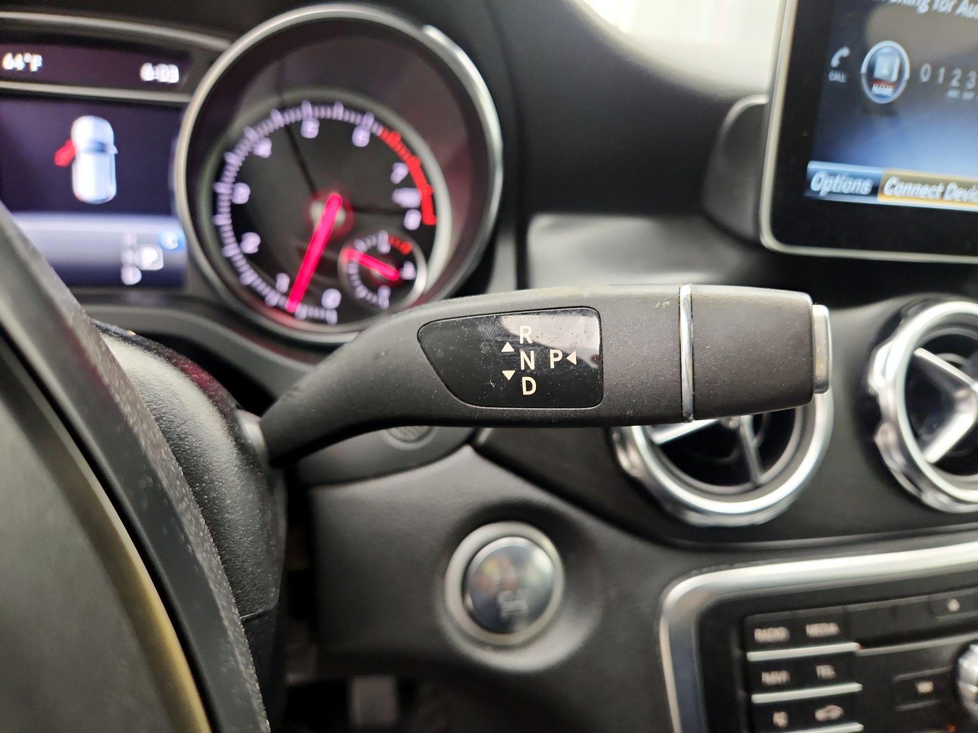 Thumbnail: 2019 Mercedes-Benz GLA - 17