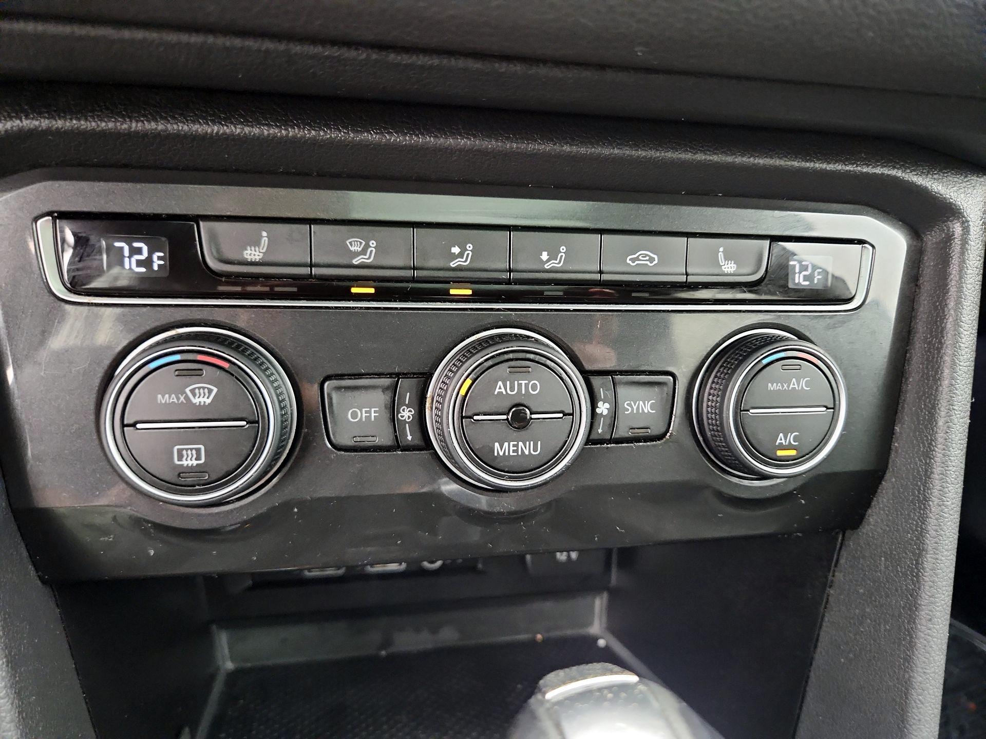 Thumbnail: 2019 Volkswagen Tiguan - 16