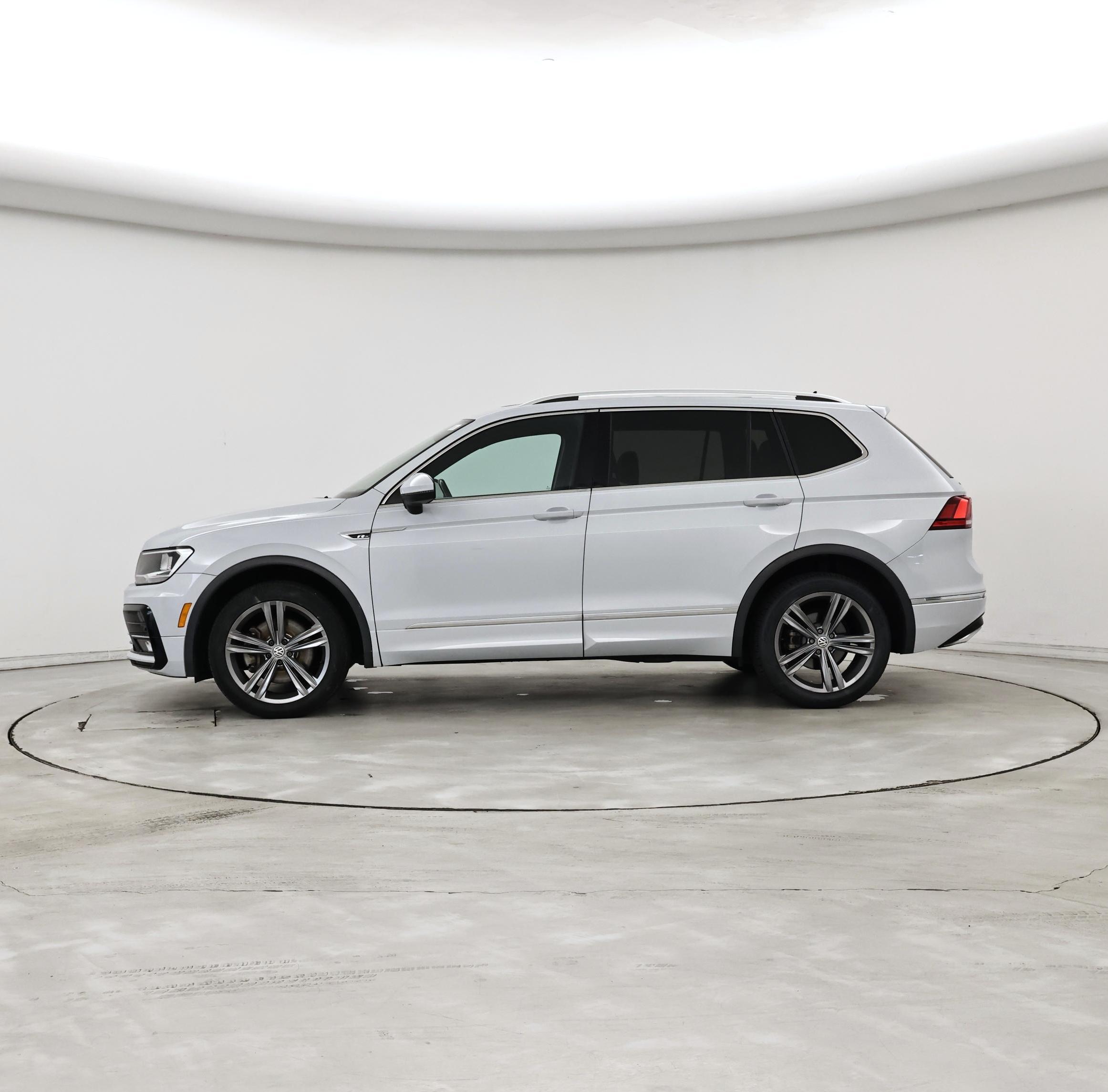 Thumbnail: 2019 Volkswagen Tiguan - 3