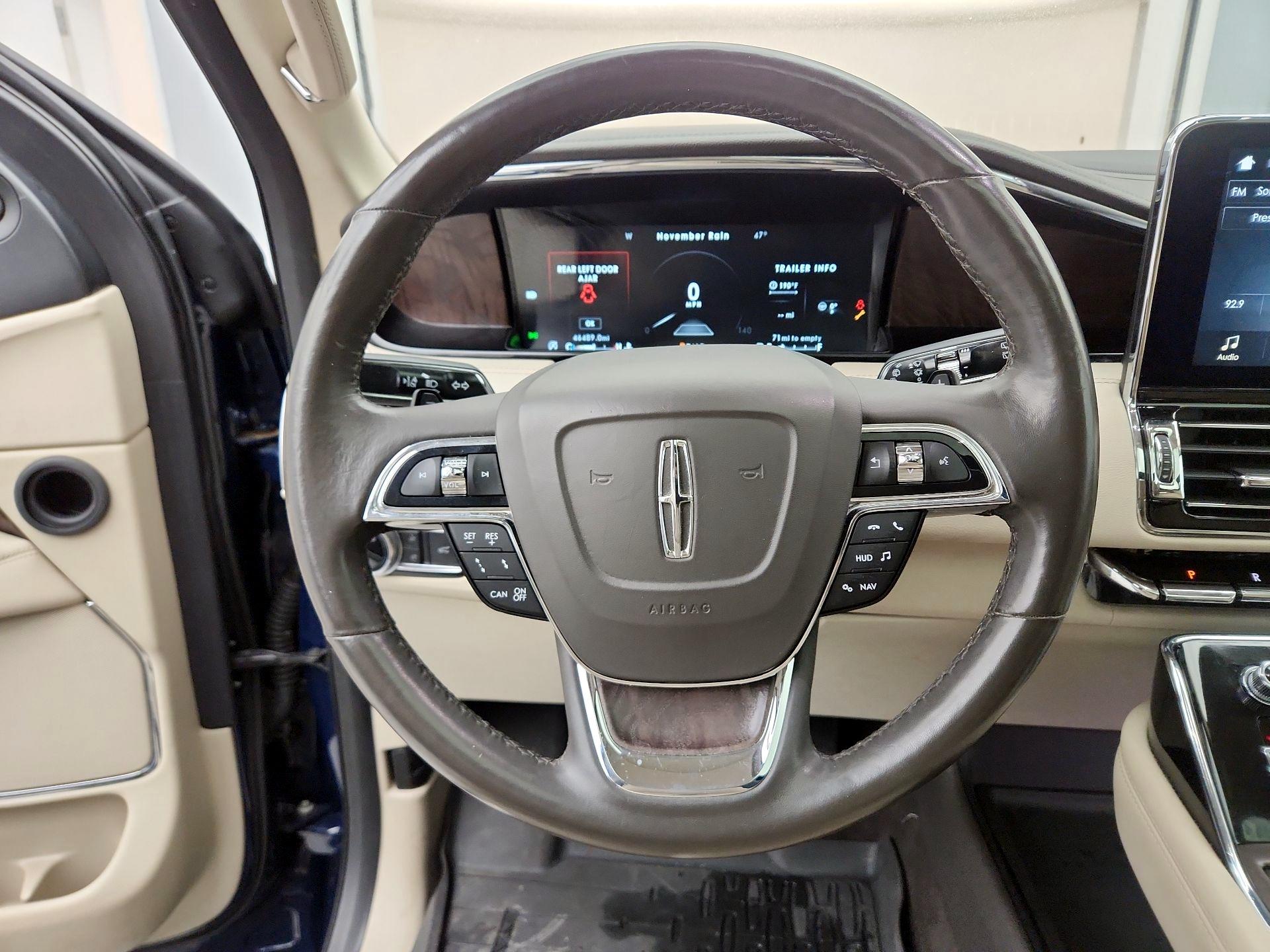 Thumbnail: 2019 Lincoln Navigator - 10