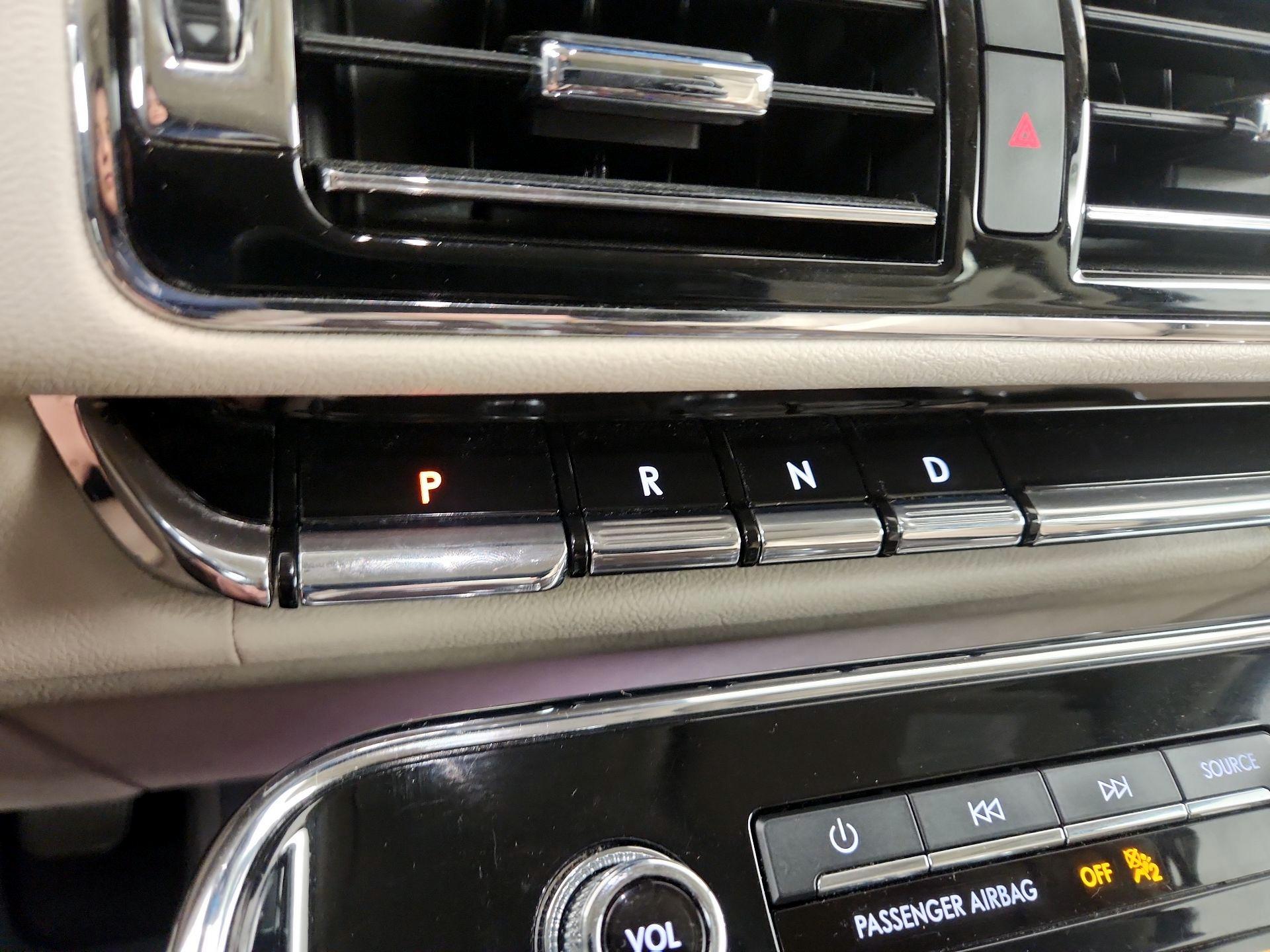 Thumbnail: 2019 Lincoln Navigator - 18