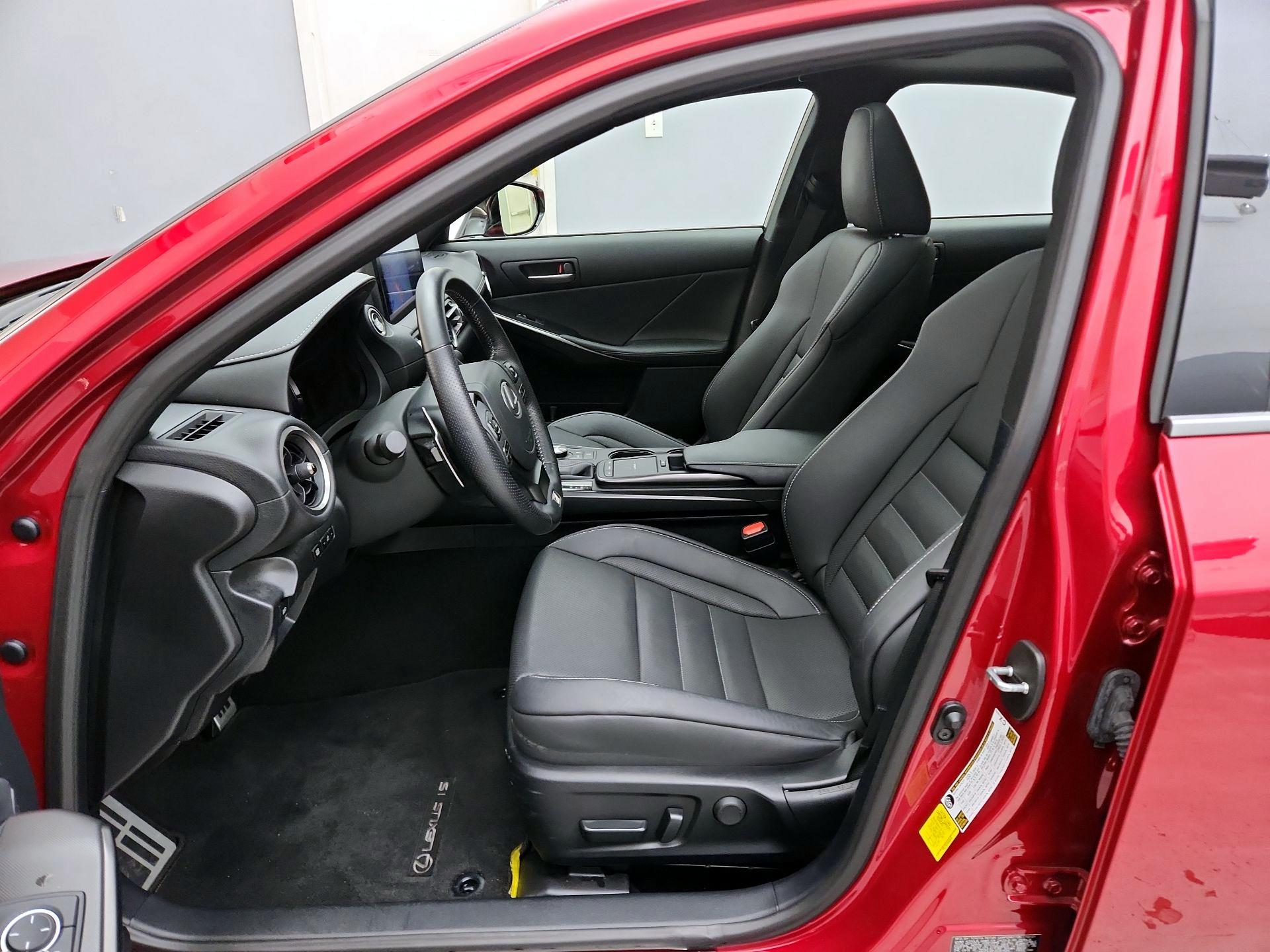 Thumbnail: 2022 Lexus IS - 11