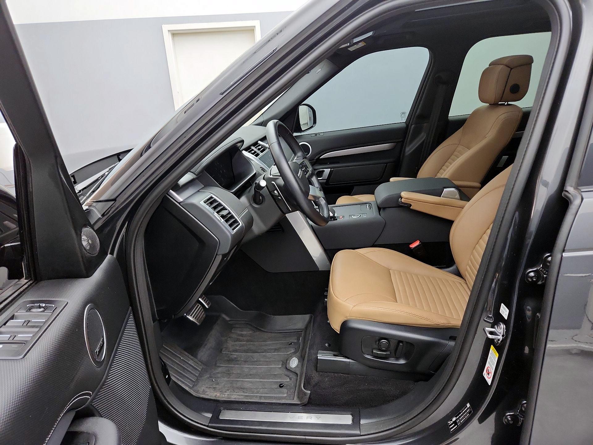 Thumbnail: 2024 Land Rover Discovery - 11