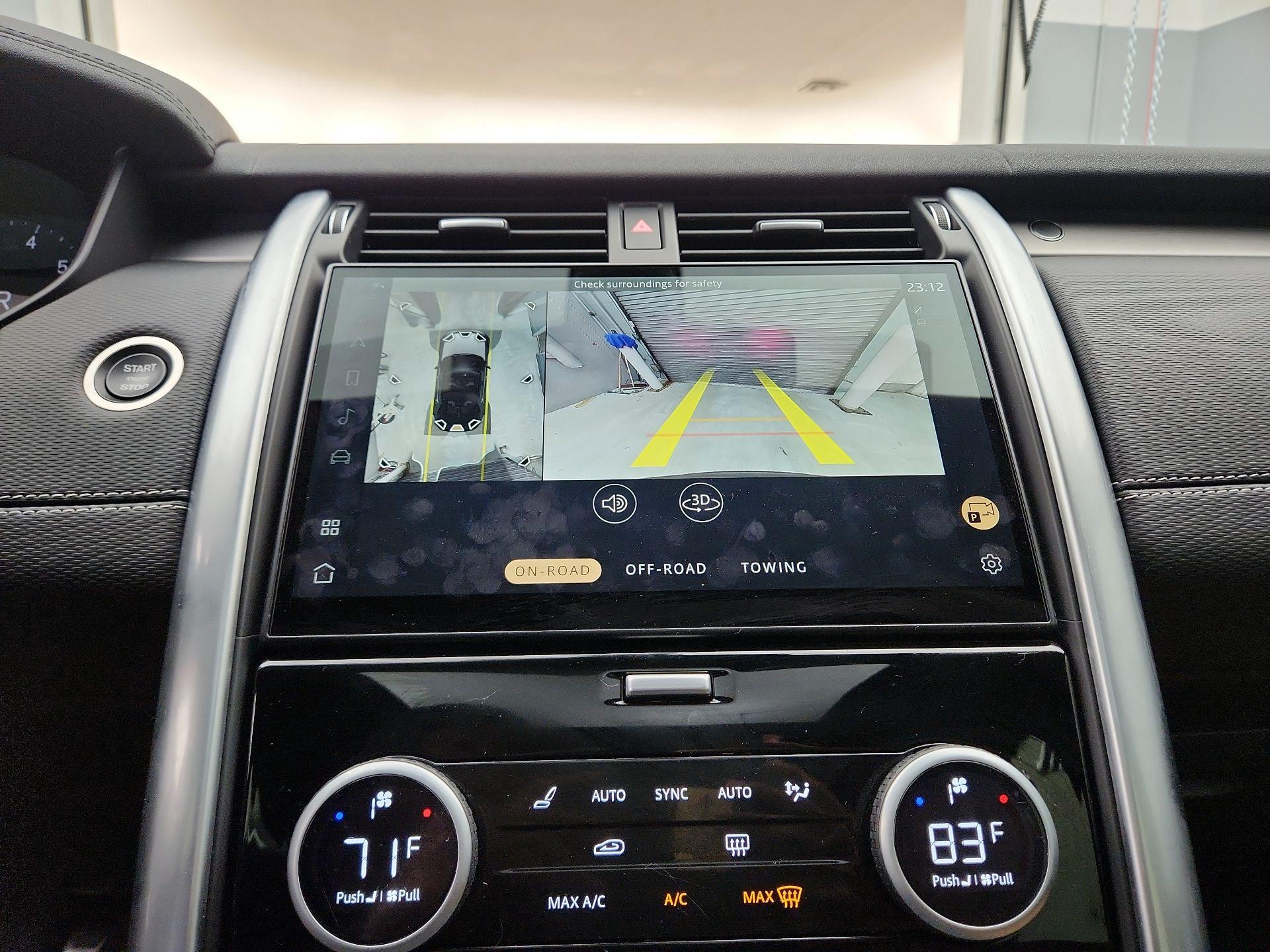 Thumbnail: 2024 Land Rover Discovery - 15