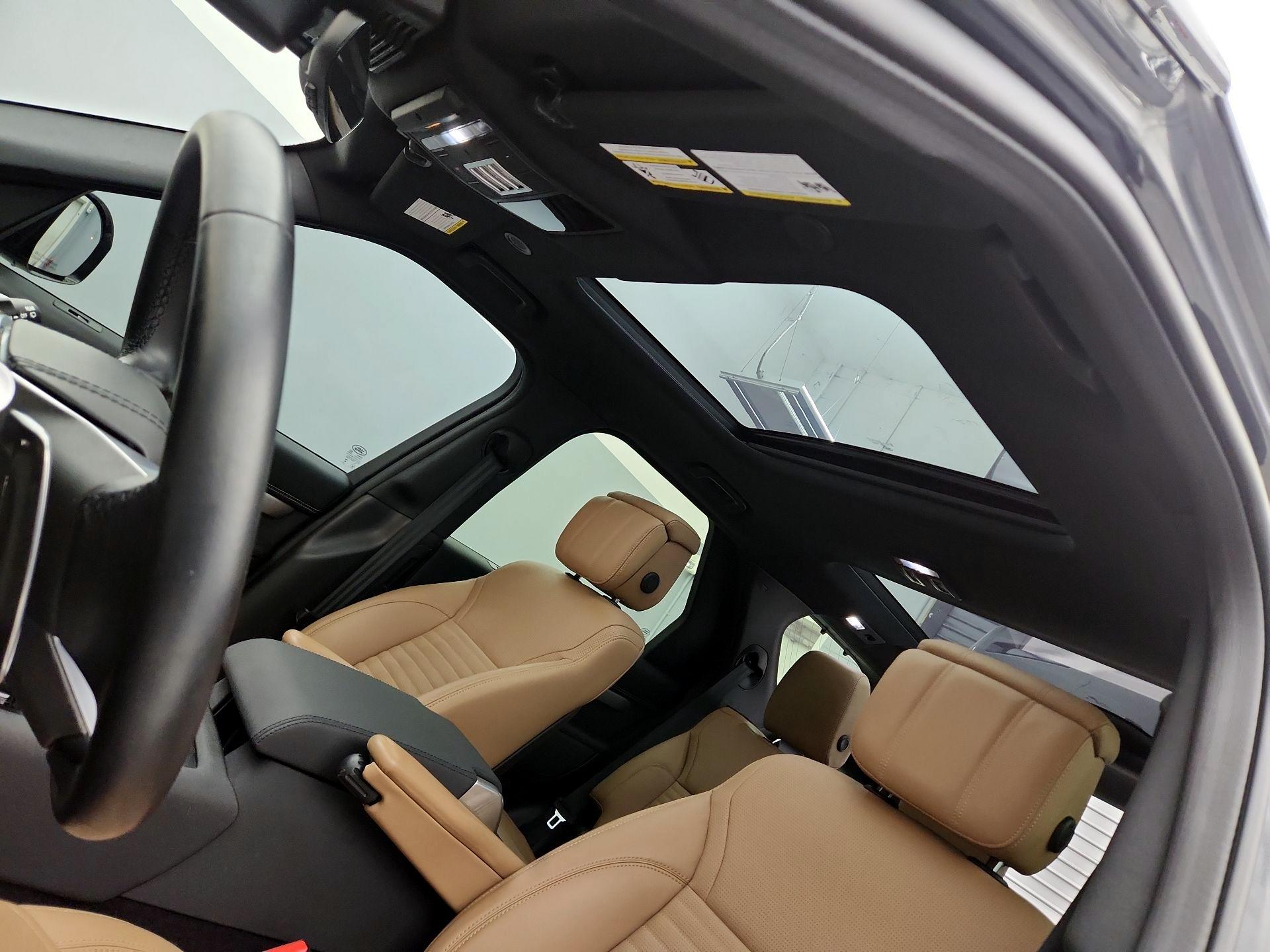 Thumbnail: 2024 Land Rover Discovery - 20