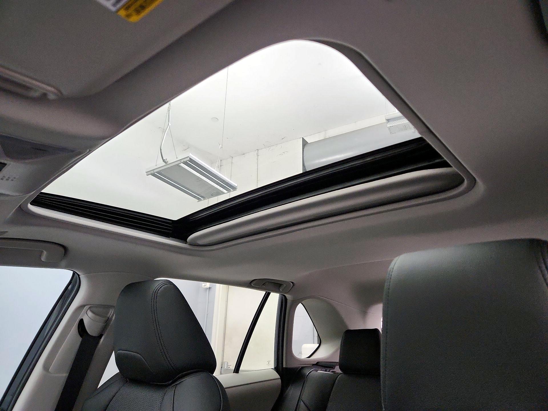 Thumbnail: 2025 Toyota RAV4 - 19