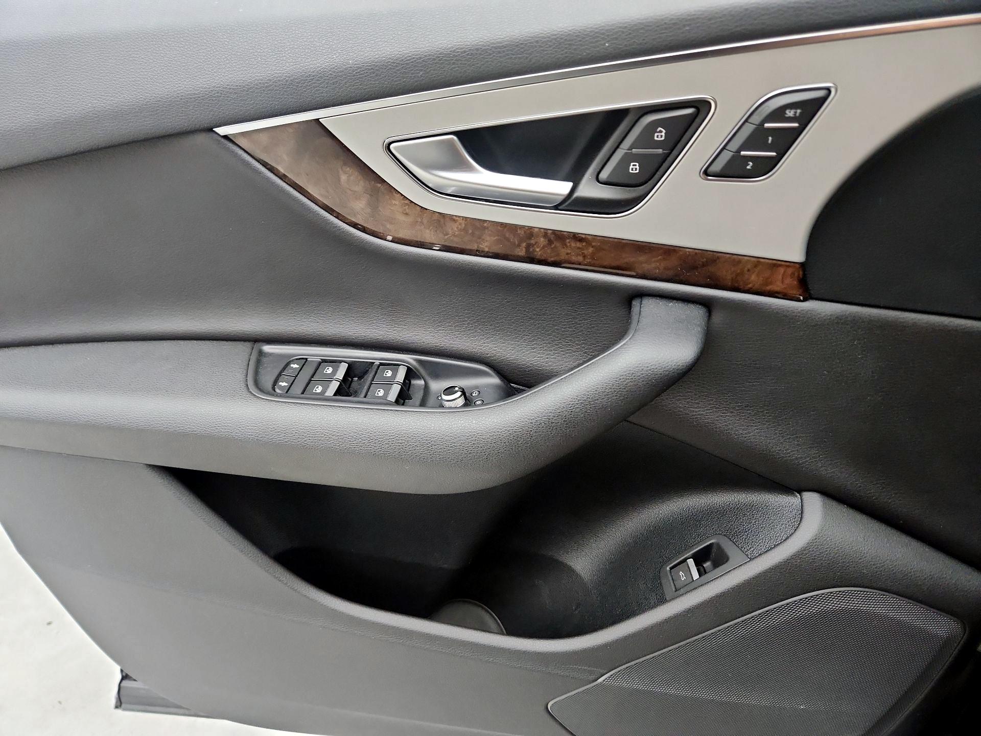 Thumbnail: 2018 Audi Q7 - 12