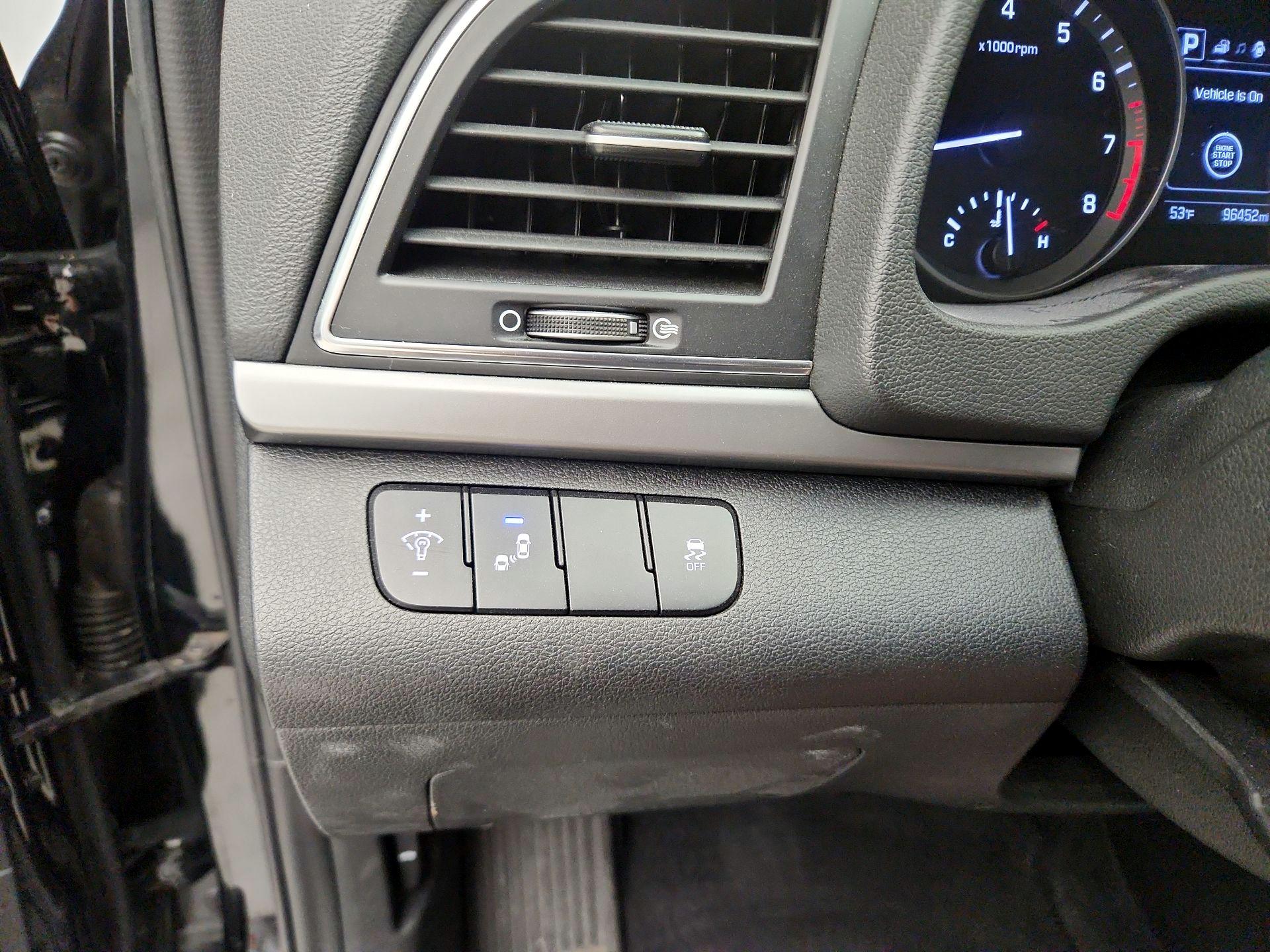 Thumbnail: 2017 Hyundai Elantra - 13