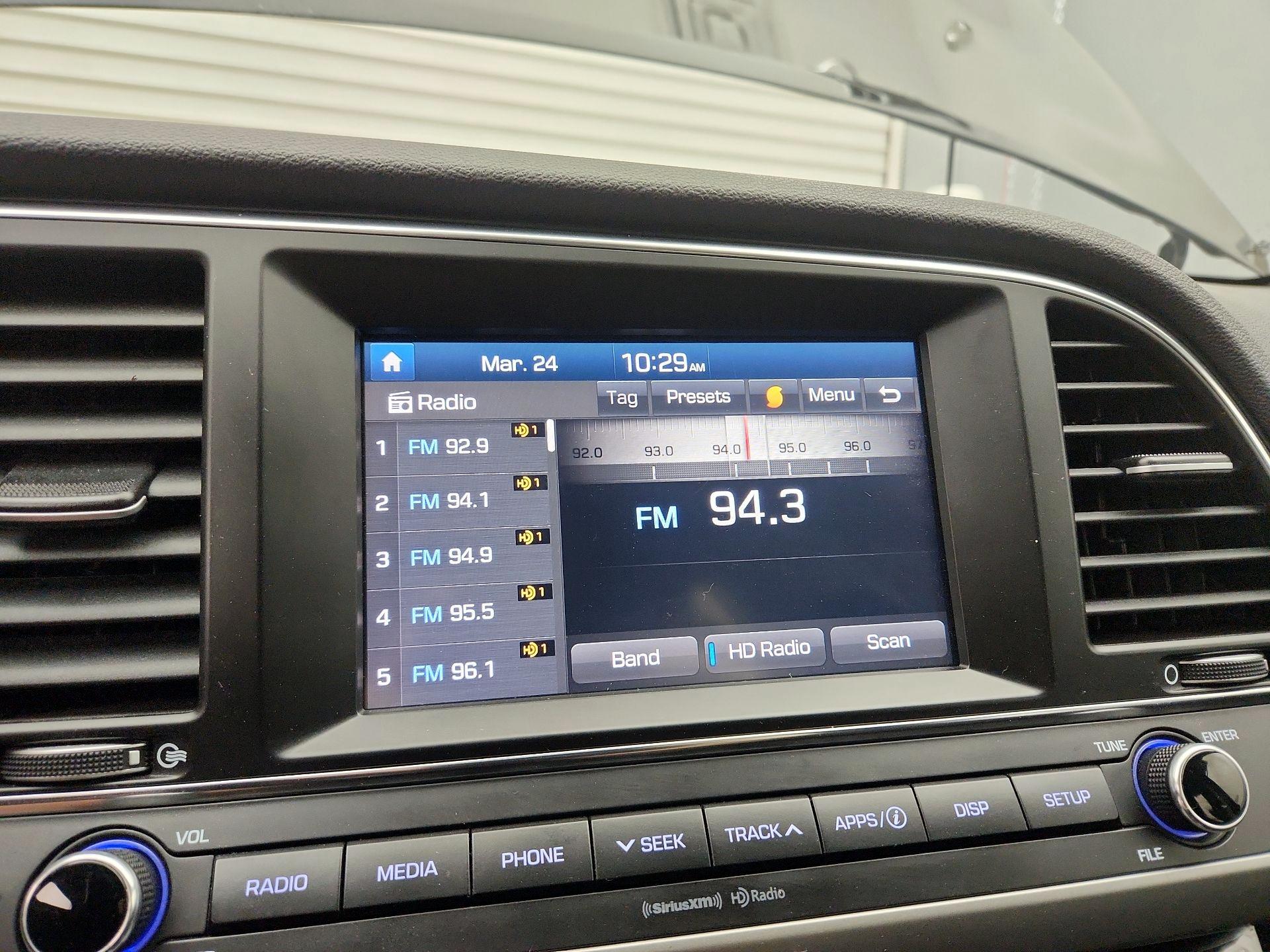 Thumbnail: 2017 Hyundai Elantra - 15