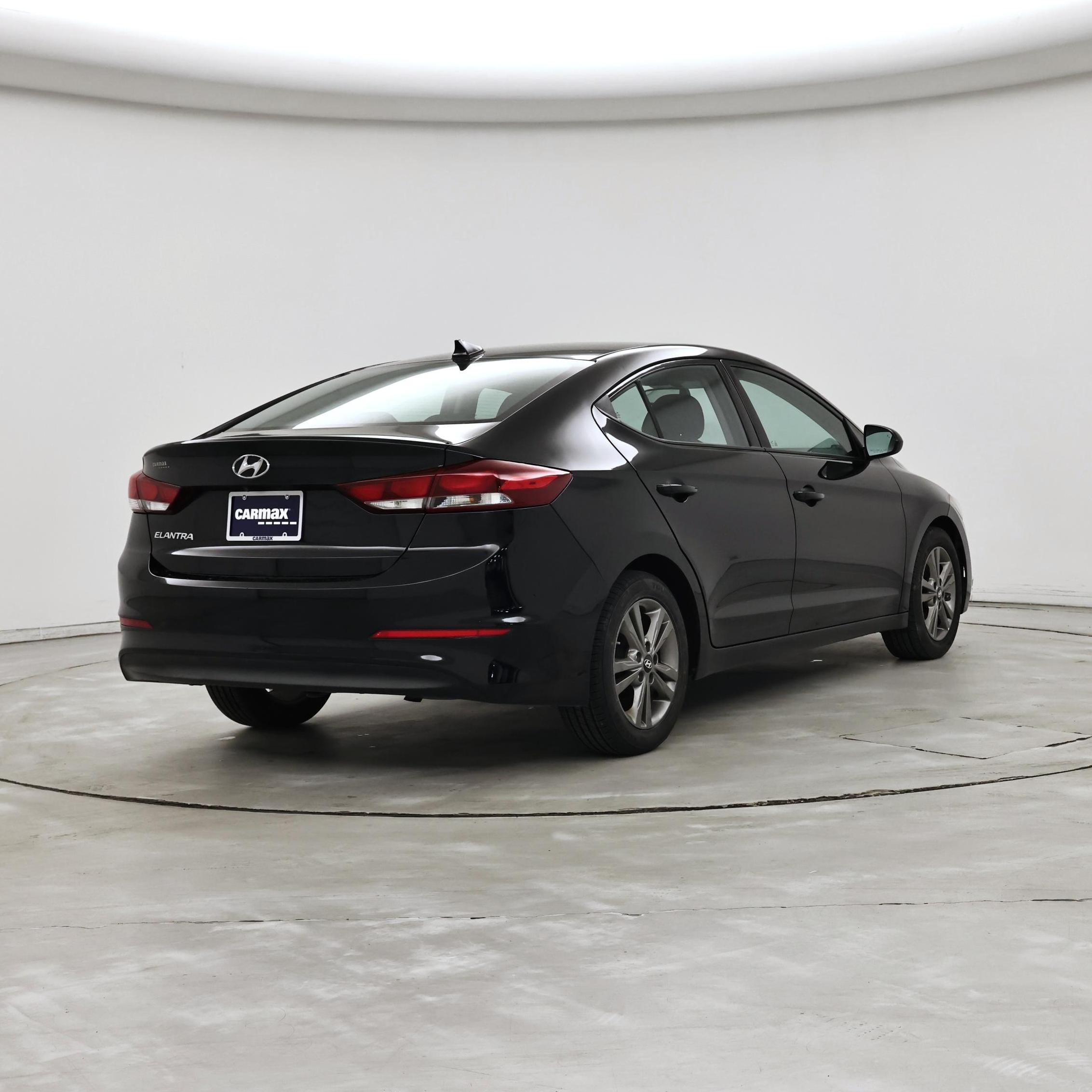 Thumbnail: 2017 Hyundai Elantra - 8