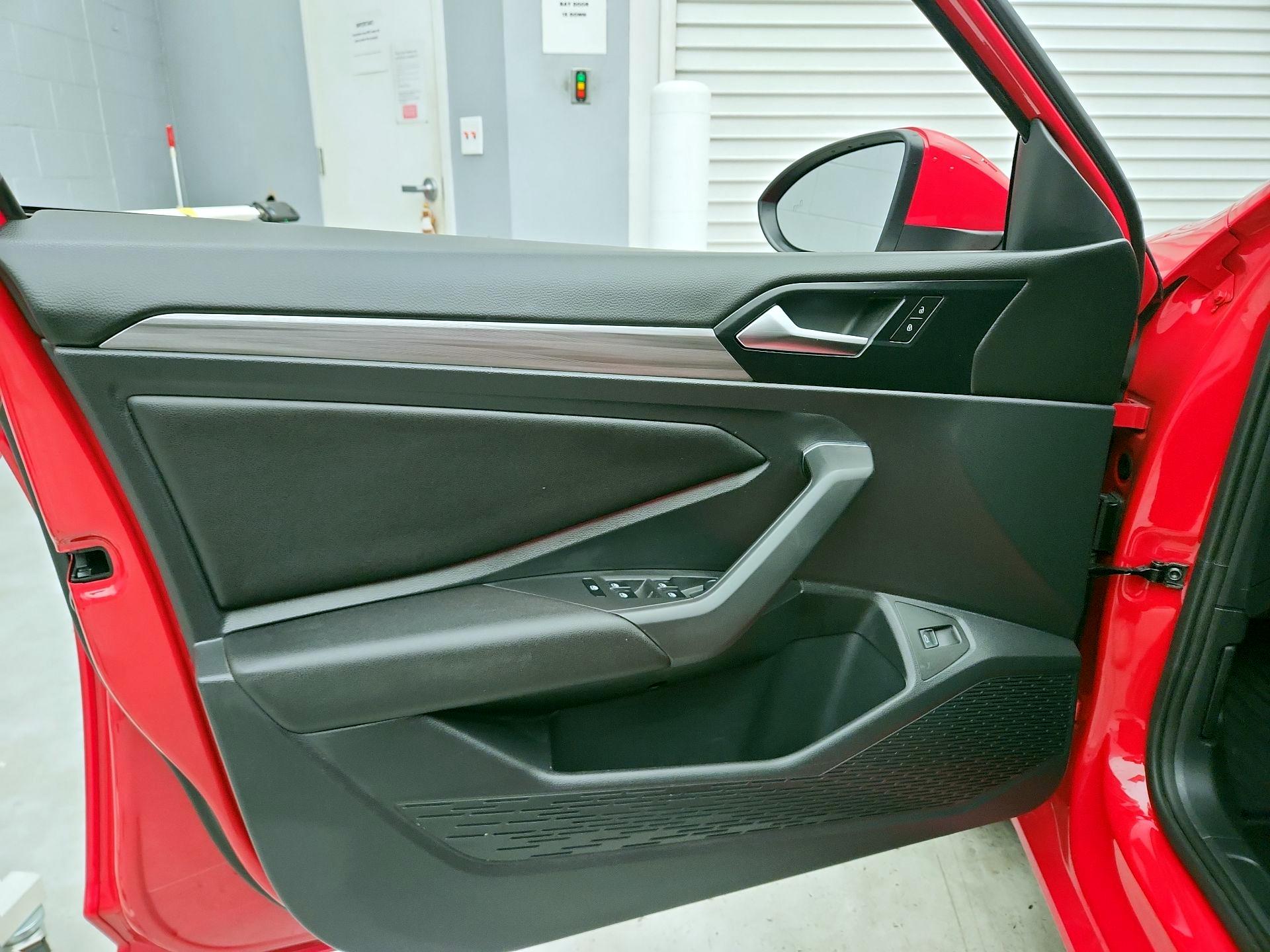 Thumbnail: 2019 Volkswagen Jetta - 12