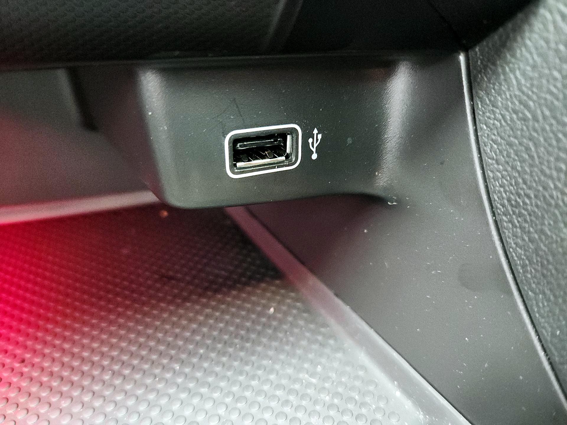 Thumbnail: 2019 Volkswagen Jetta - 18