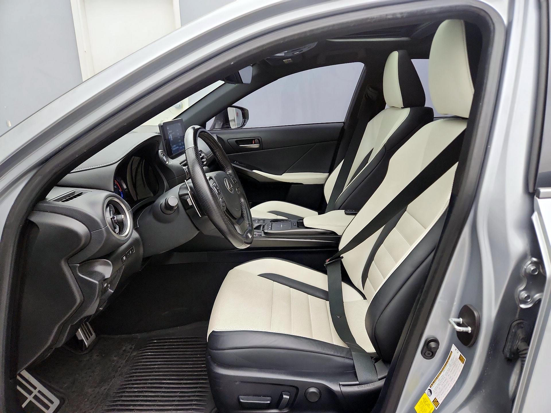 Thumbnail: 2021 Lexus IS - 11