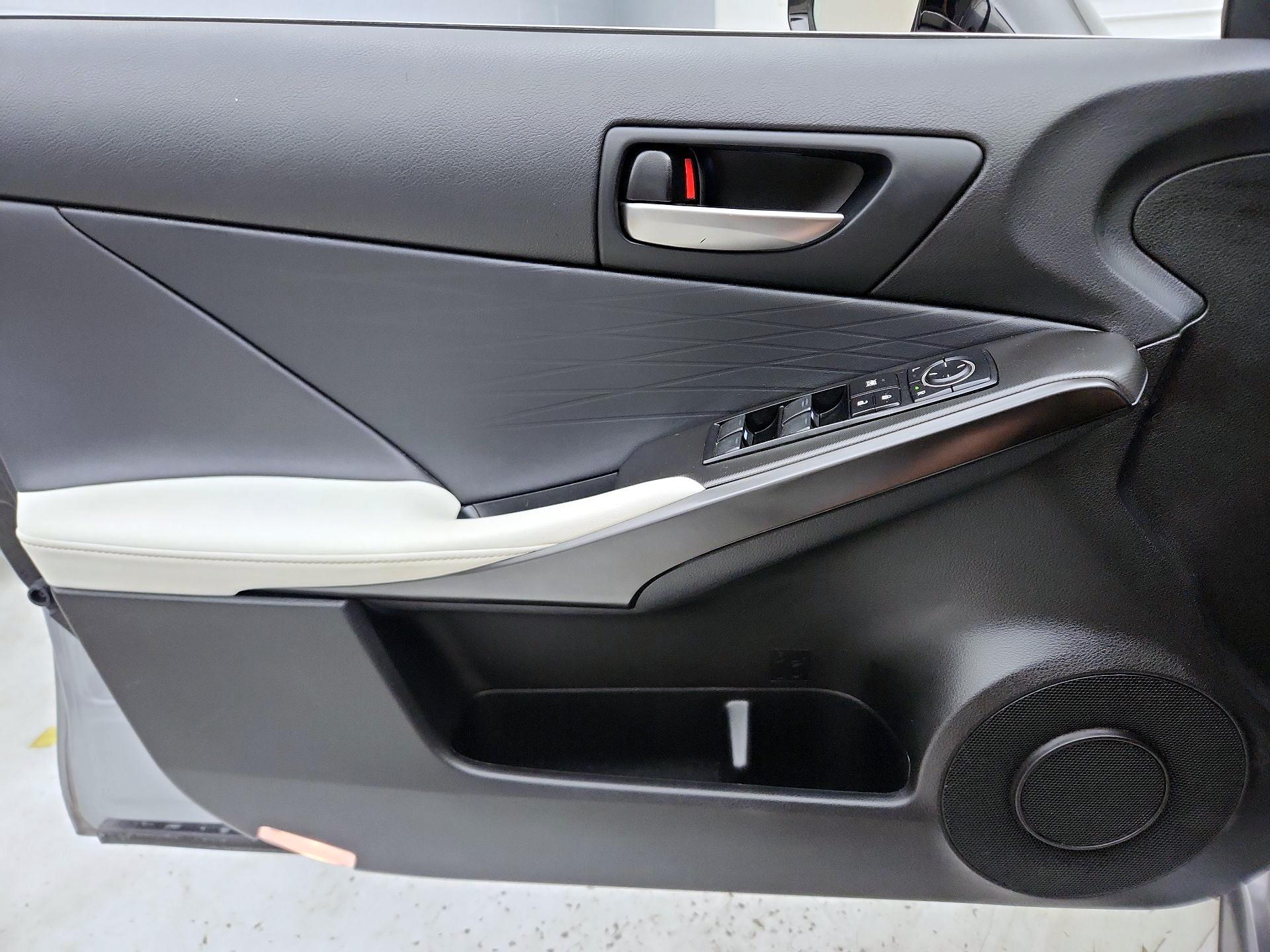 Thumbnail: 2021 Lexus IS - 12