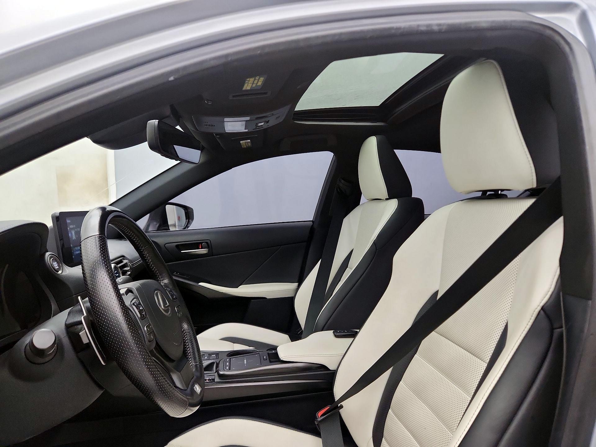 Thumbnail: 2021 Lexus IS - 18