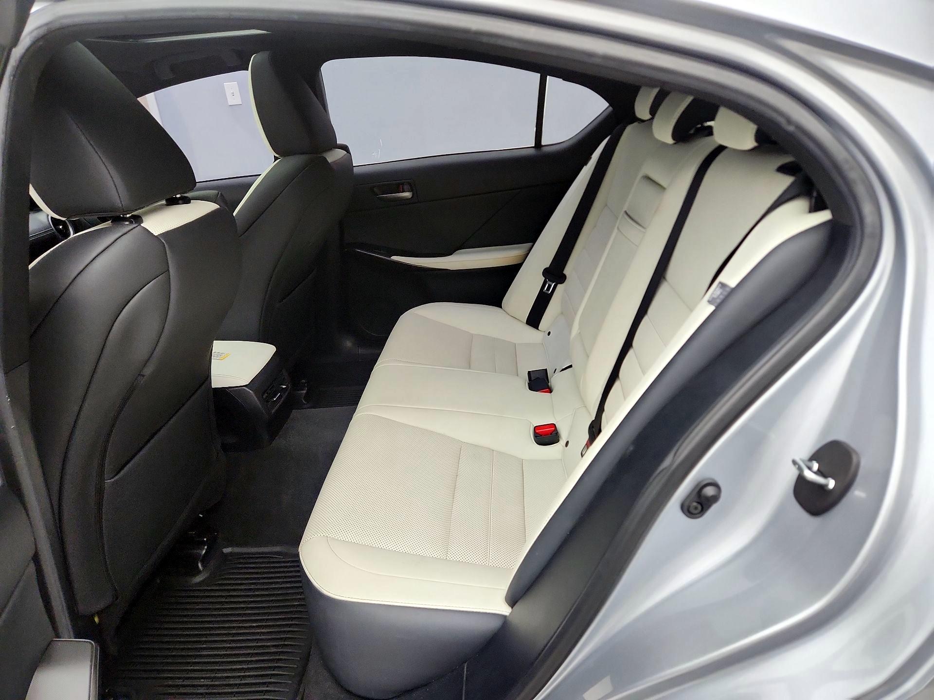 Thumbnail: 2021 Lexus IS - 19