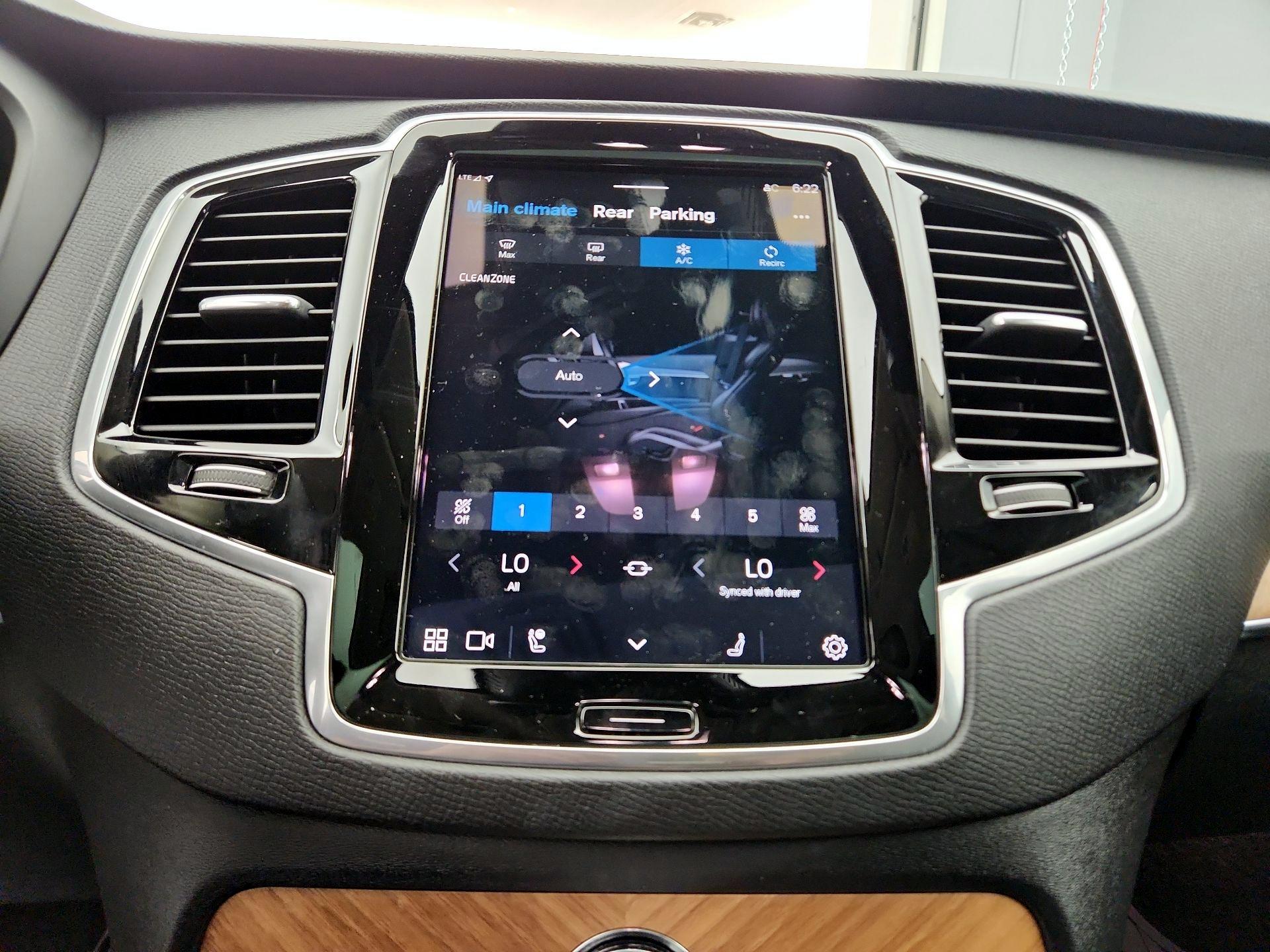 Thumbnail: 2024 Volvo XC90 - 17