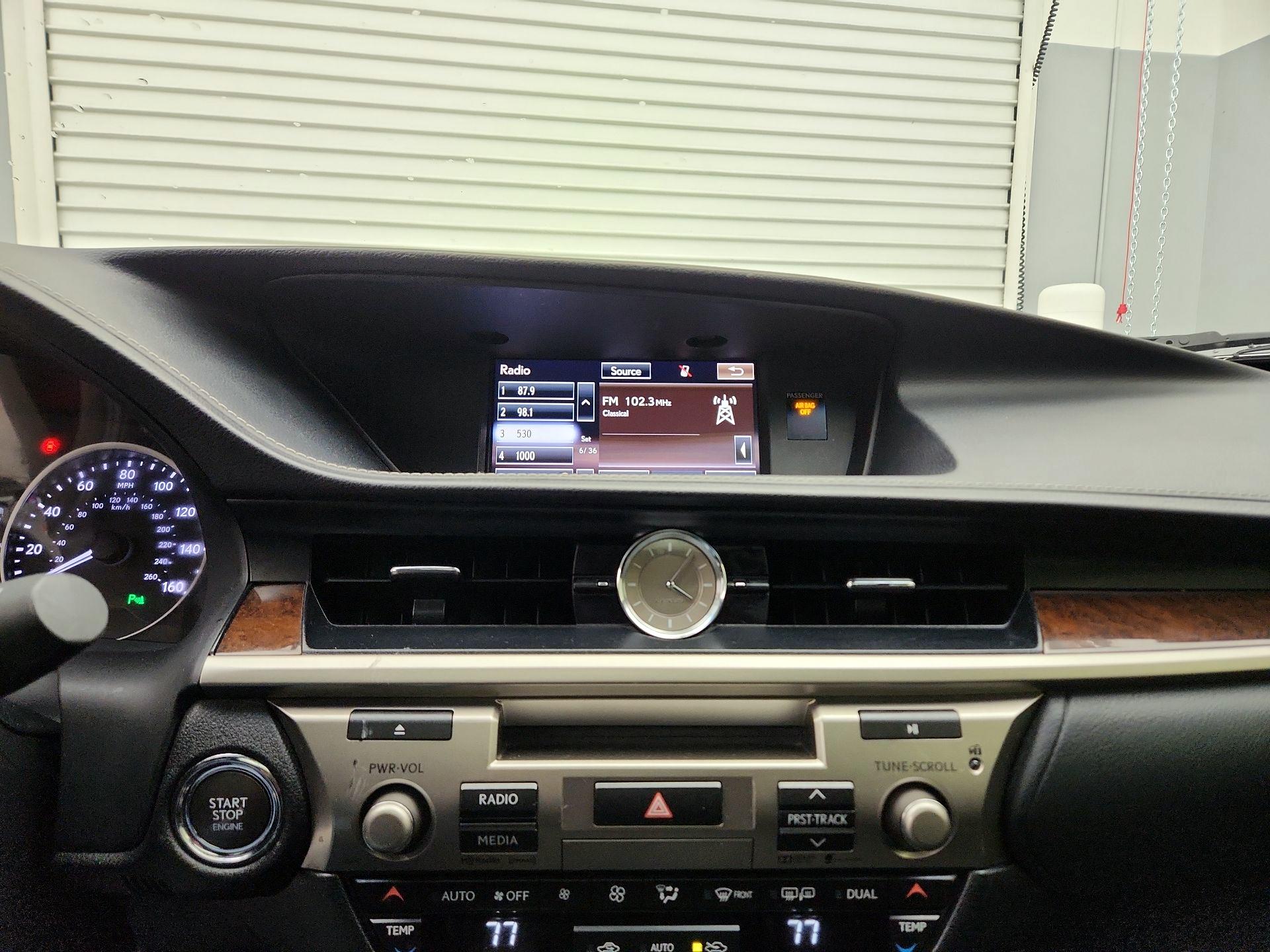 Thumbnail: 2015 Lexus ES - 15