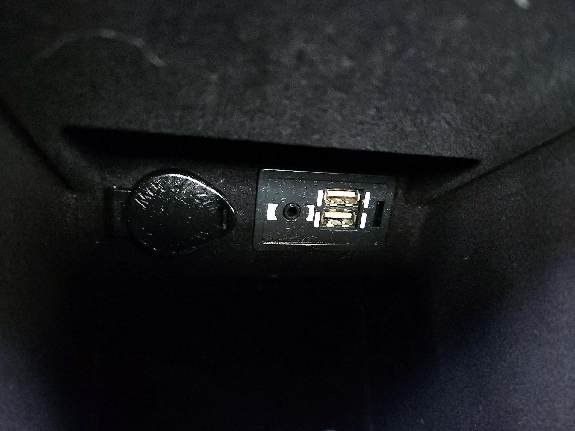 Thumbnail: 2015 Lexus ES - 18