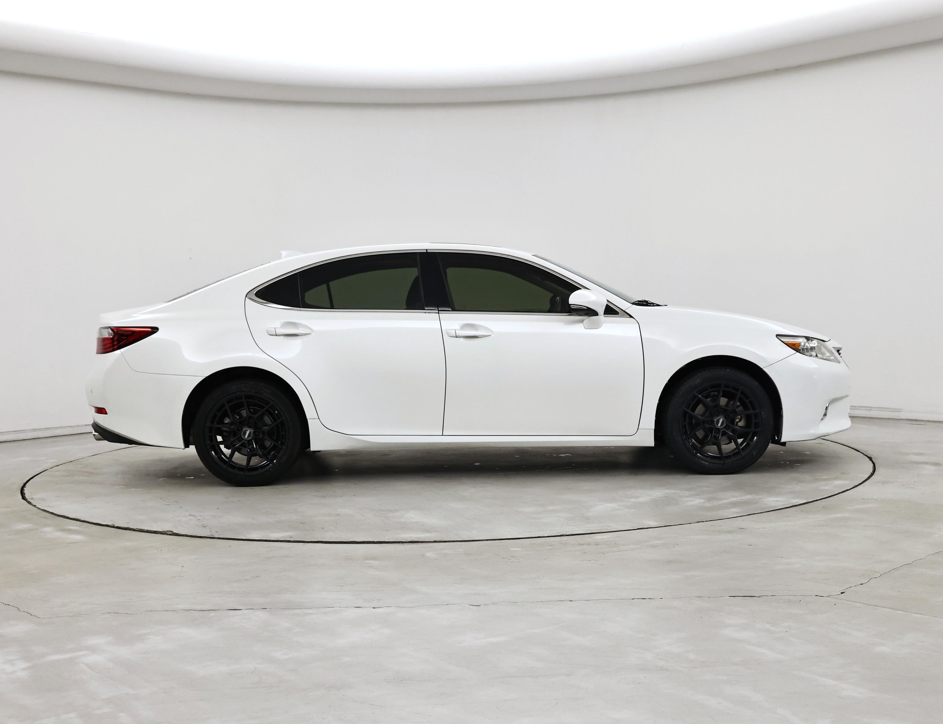Thumbnail: 2015 Lexus ES - 7