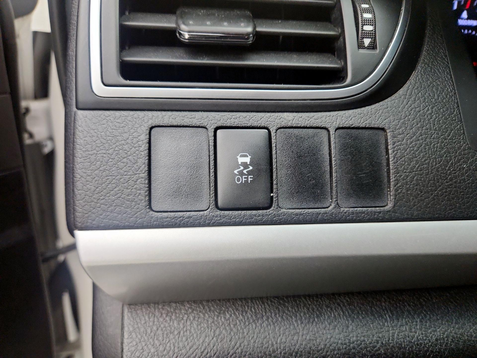 Thumbnail: 2016 Toyota Camry - 13