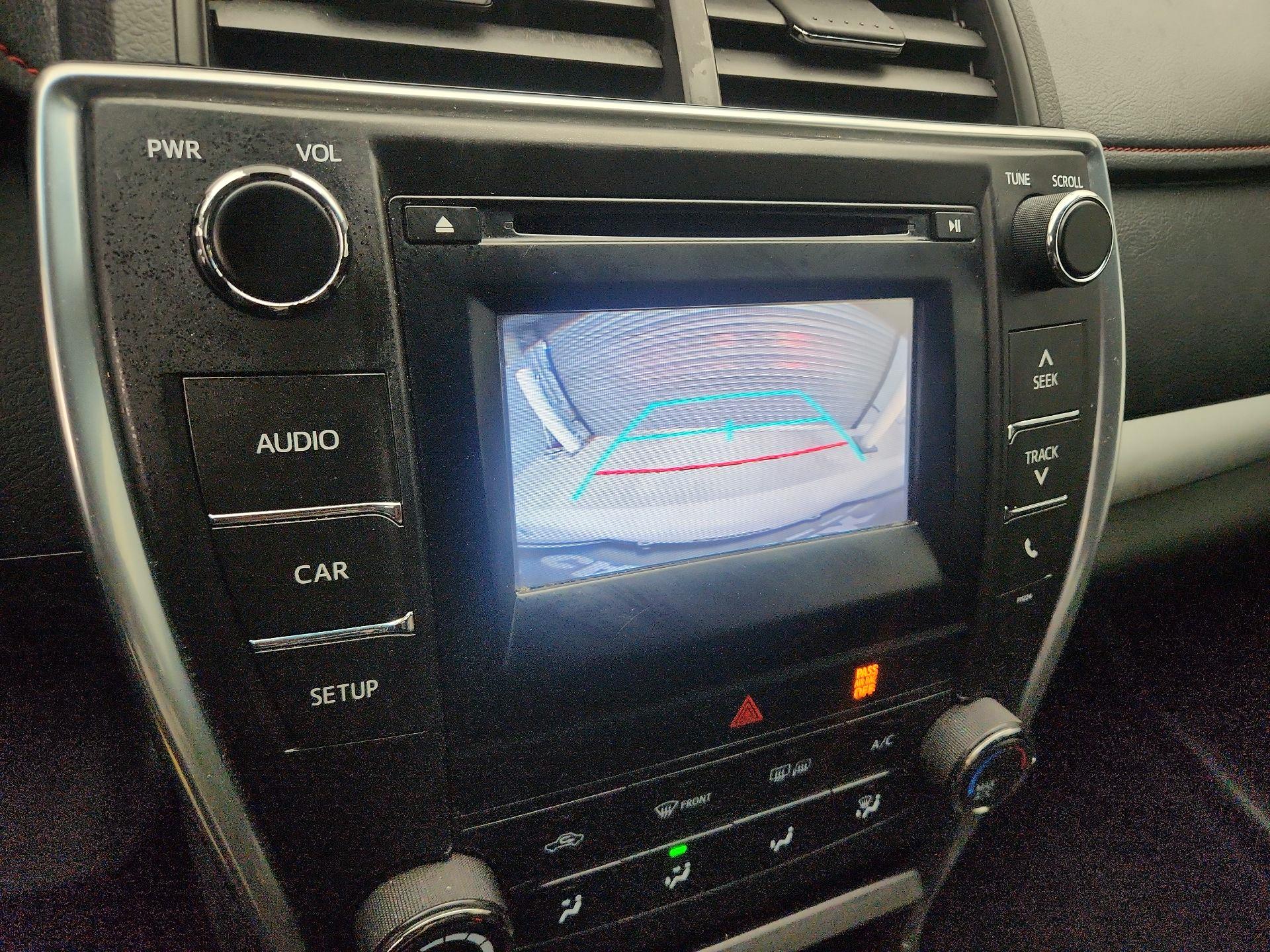 Thumbnail: 2016 Toyota Camry - 14