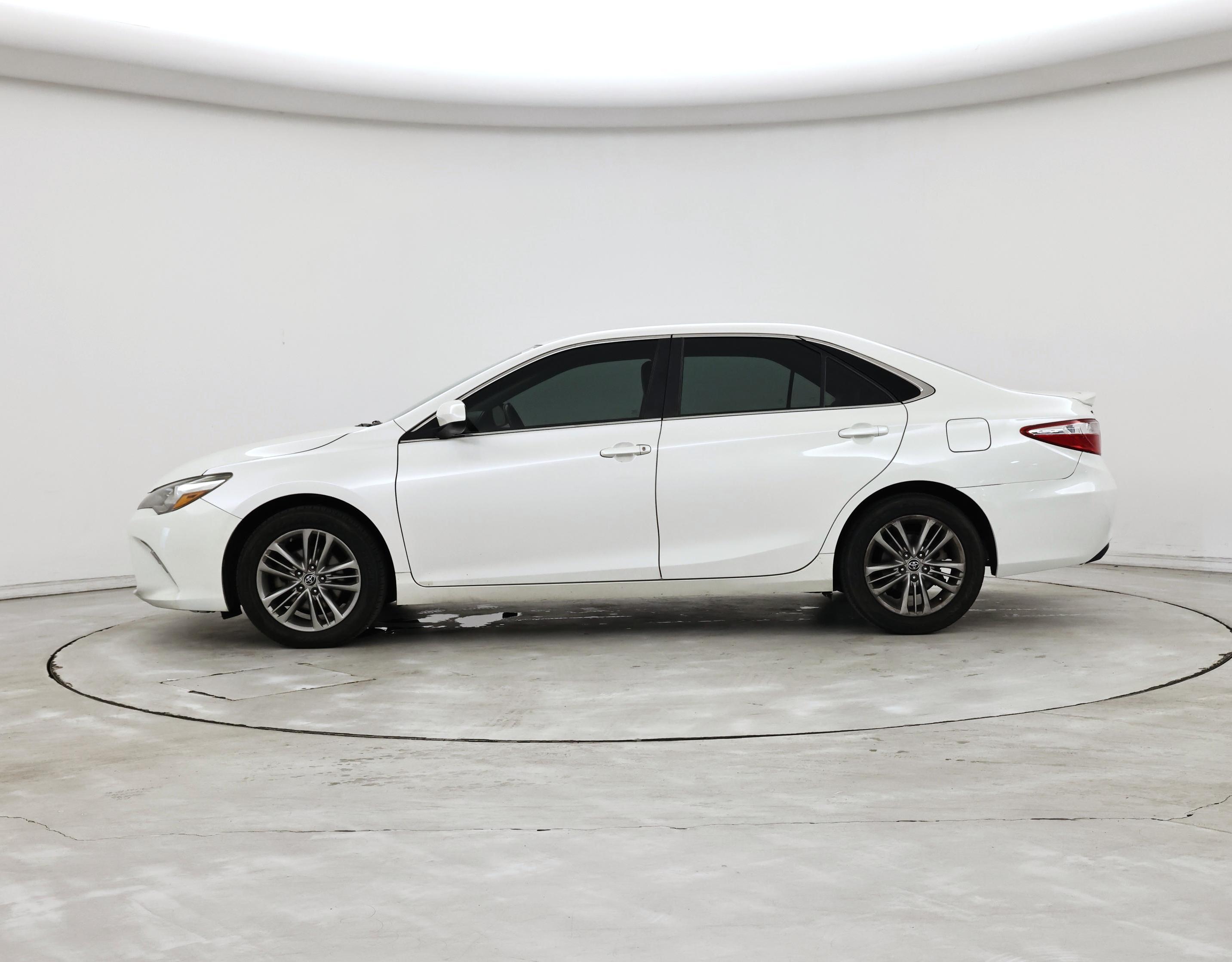 Thumbnail: 2016 Toyota Camry - 3