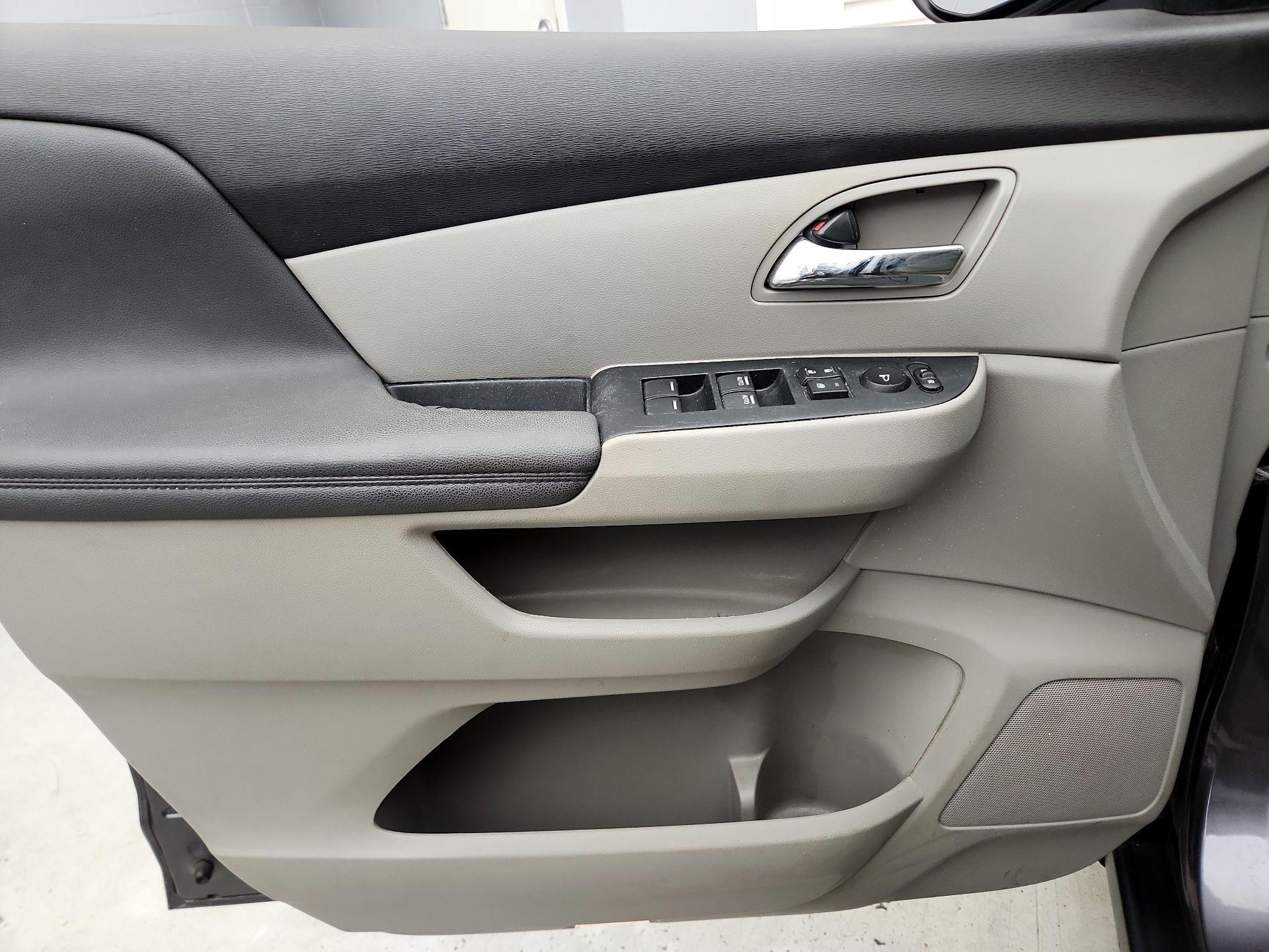 Thumbnail: 2015 Honda Odyssey - 12