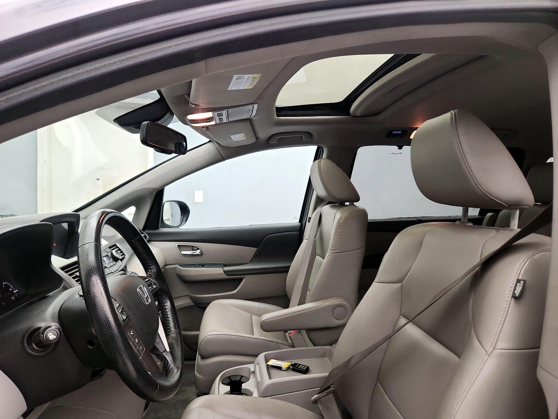 Thumbnail: 2015 Honda Odyssey - 19