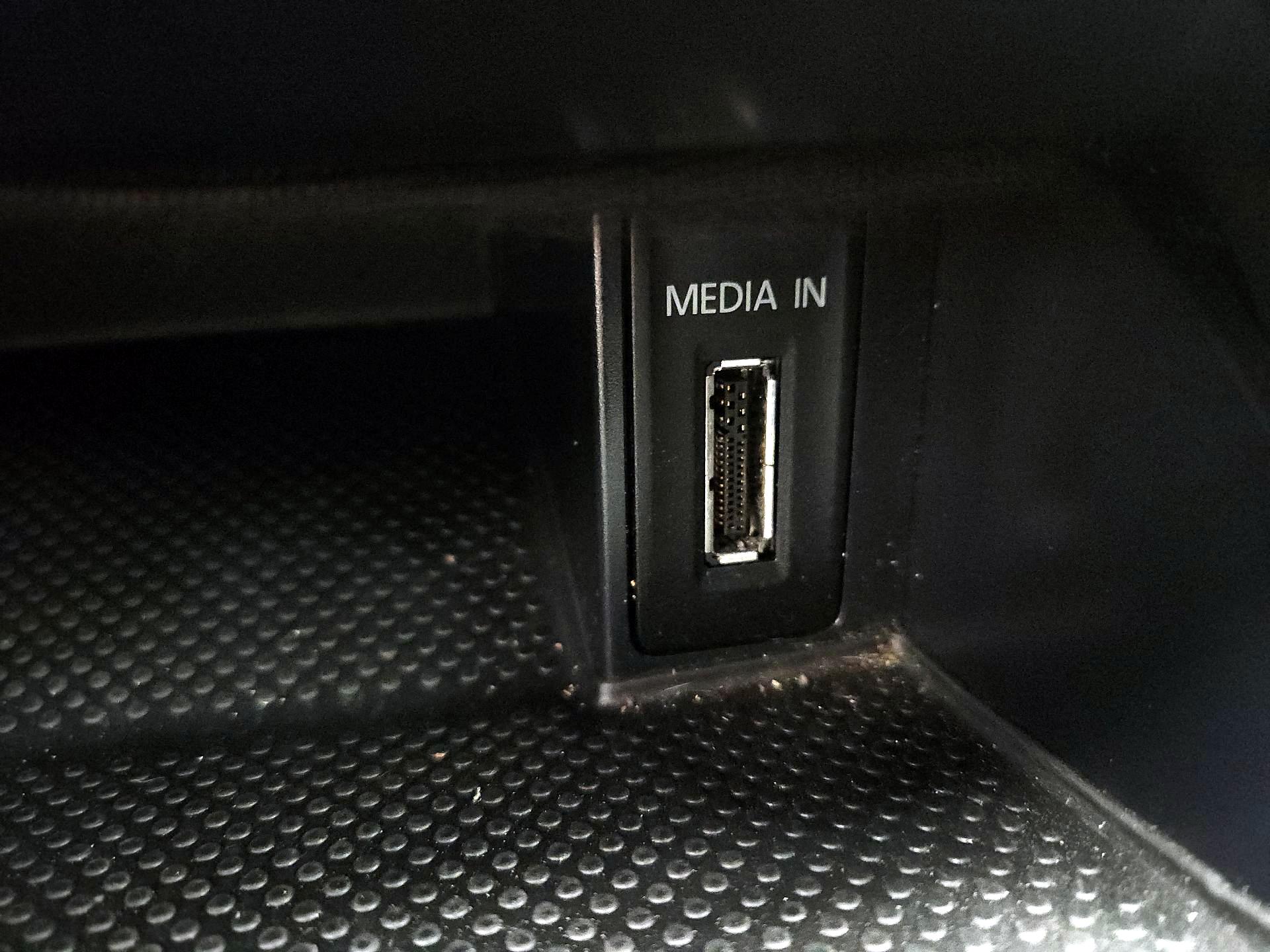 Thumbnail: 2015 Volkswagen Golf - 18