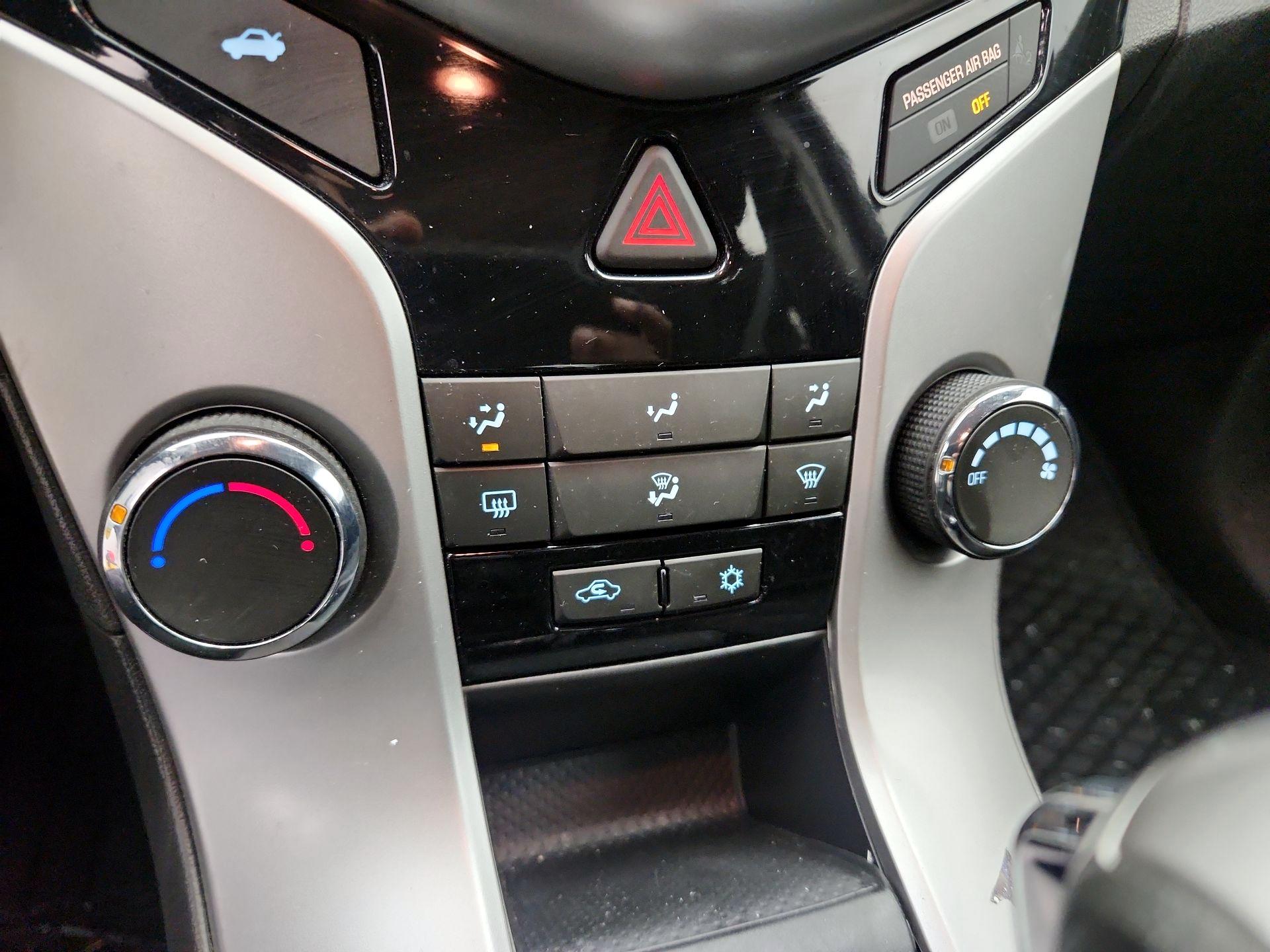 Thumbnail: 2015 Chevrolet Cruze - 16