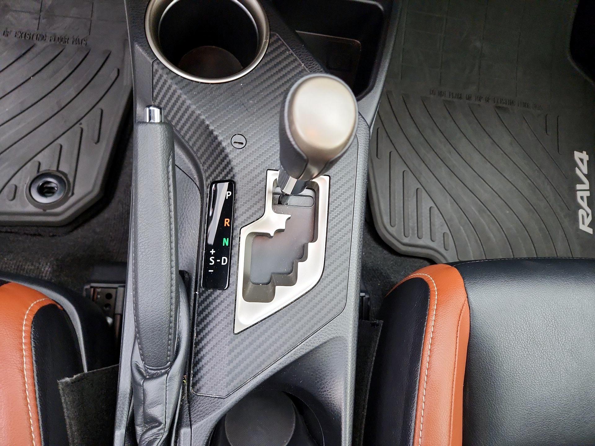 Thumbnail: 2015 Toyota RAV4 - 17