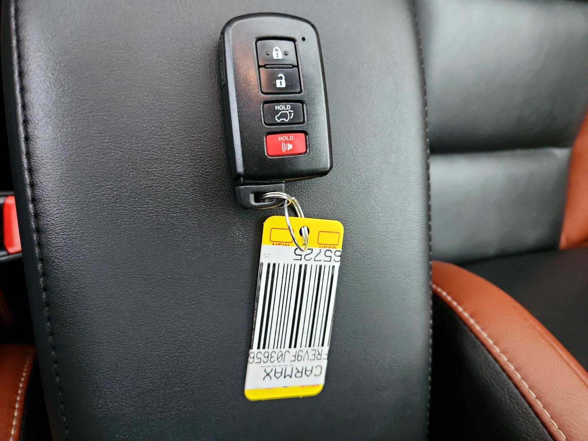 Thumbnail: 2015 Toyota RAV4 - 18