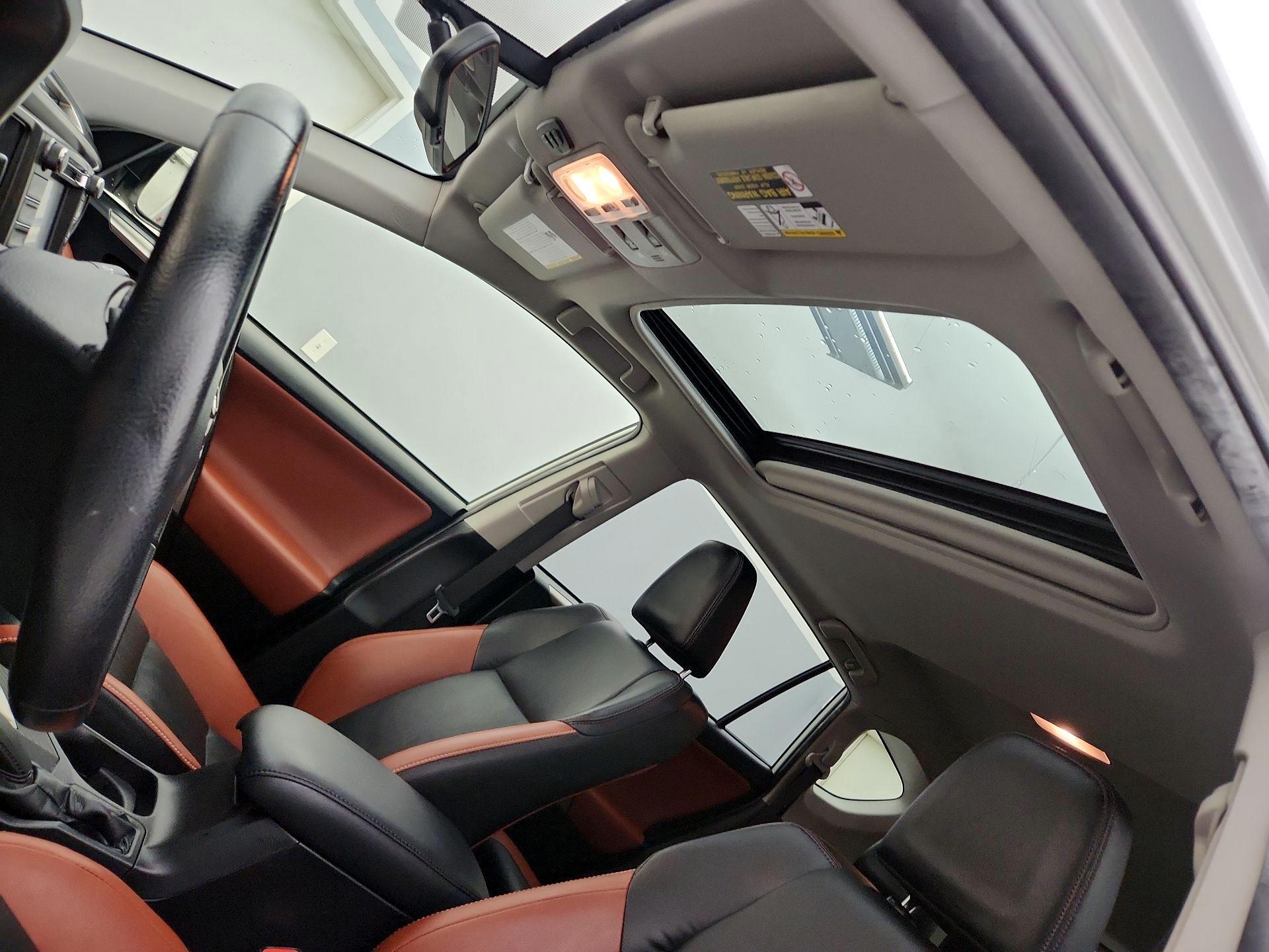 Thumbnail: 2015 Toyota RAV4 - 19