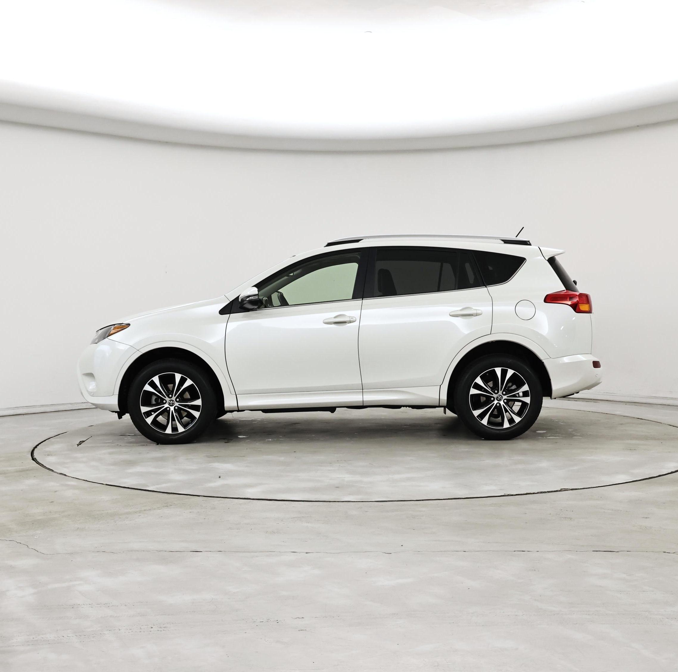 Thumbnail: 2015 Toyota RAV4 - 3