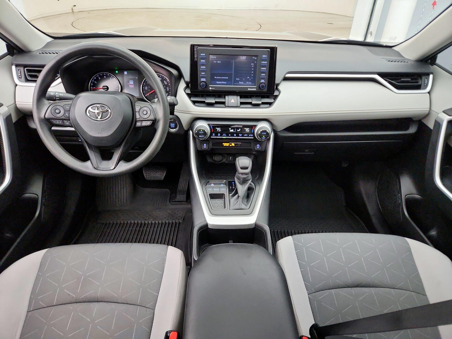 Thumbnail: 2022 Toyota RAV4 - 9