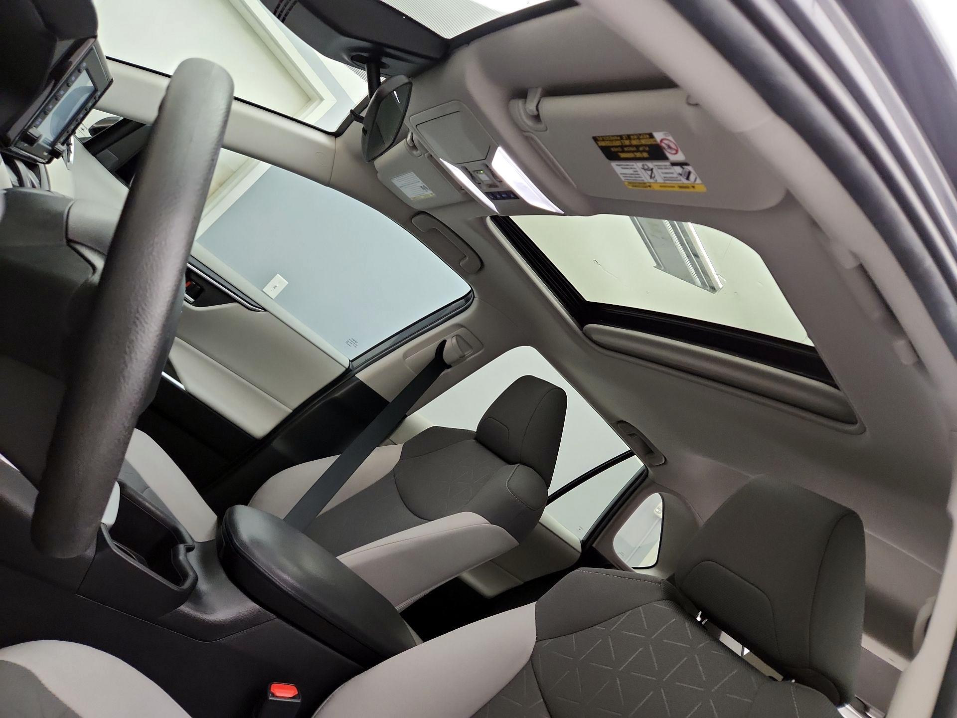 Thumbnail: 2022 Toyota RAV4 - 19