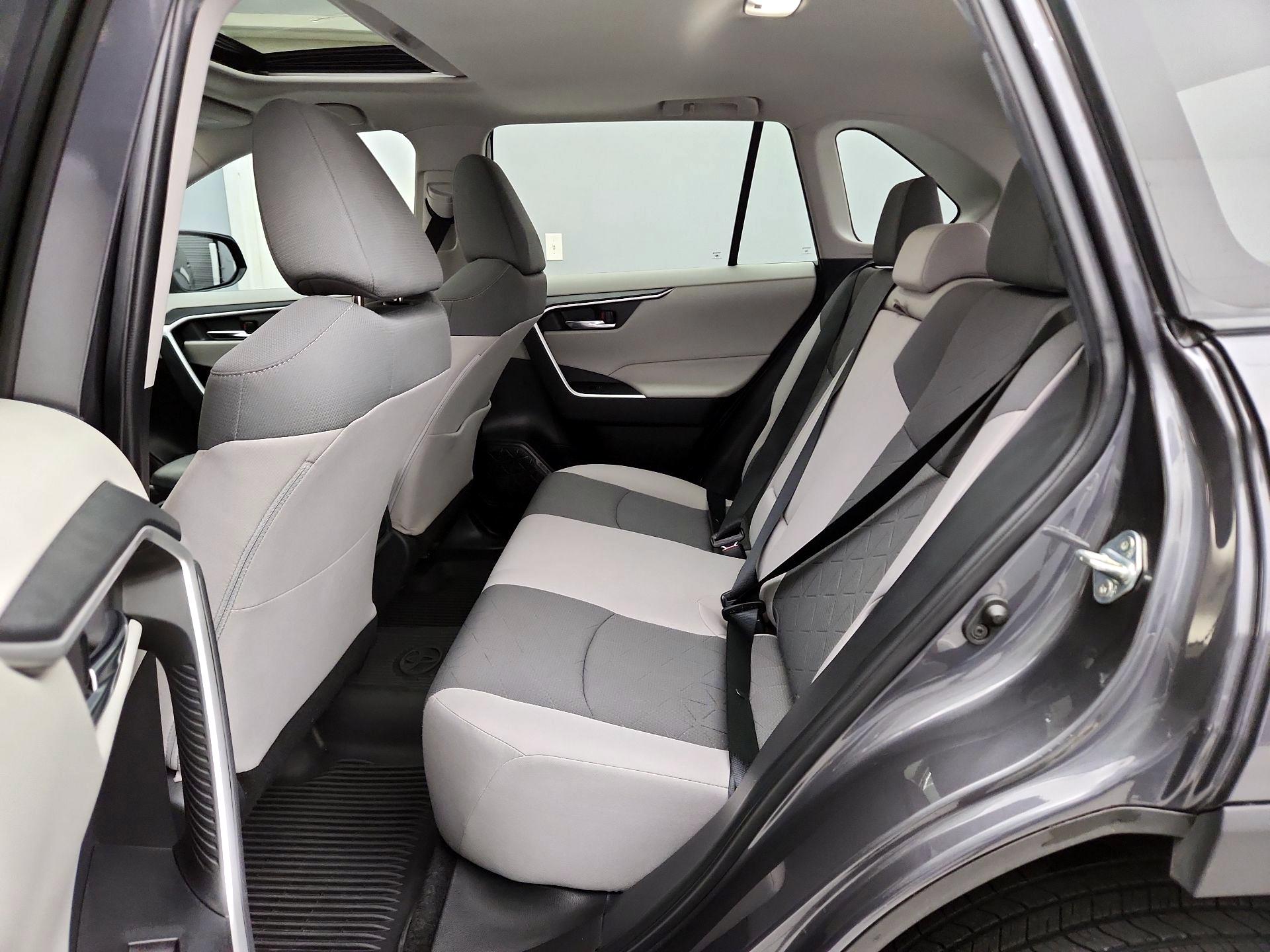 Thumbnail: 2022 Toyota RAV4 - 20