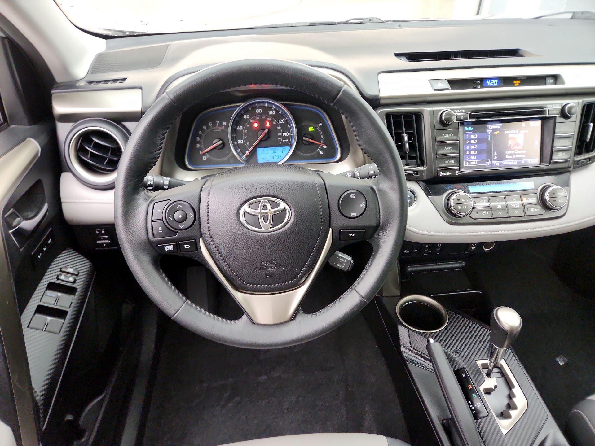 Thumbnail: 2015 Toyota RAV4 - 10