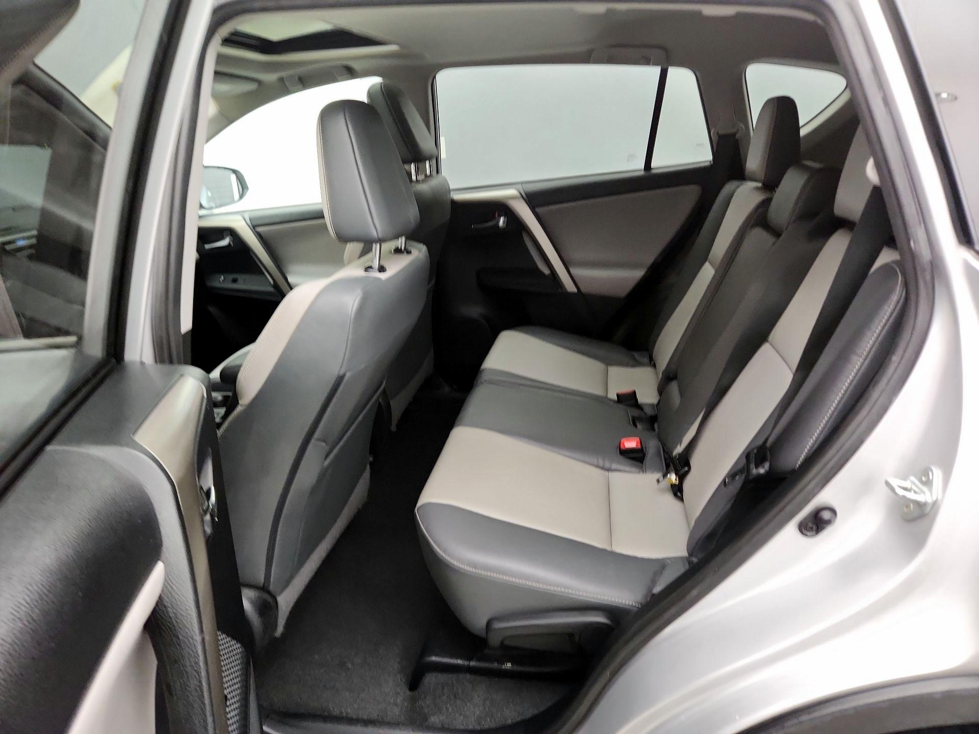 Thumbnail: 2015 Toyota RAV4 - 20