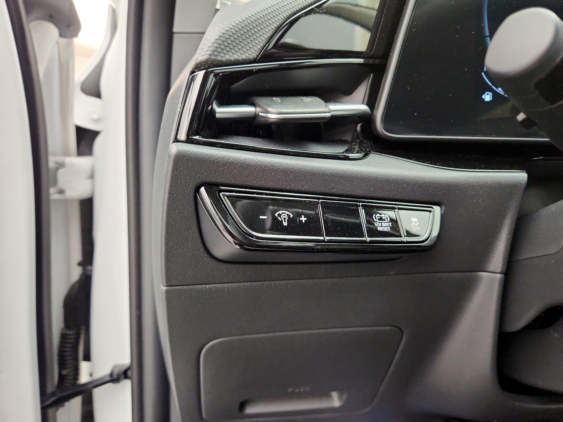 Thumbnail: 2024 Kia Niro - 13