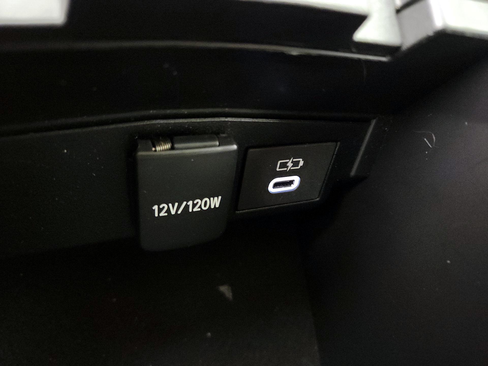 Thumbnail: 2025 Toyota Corolla - 18