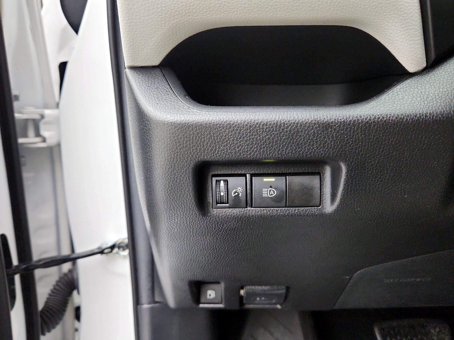 Thumbnail: 2021 Toyota RAV4 - 13